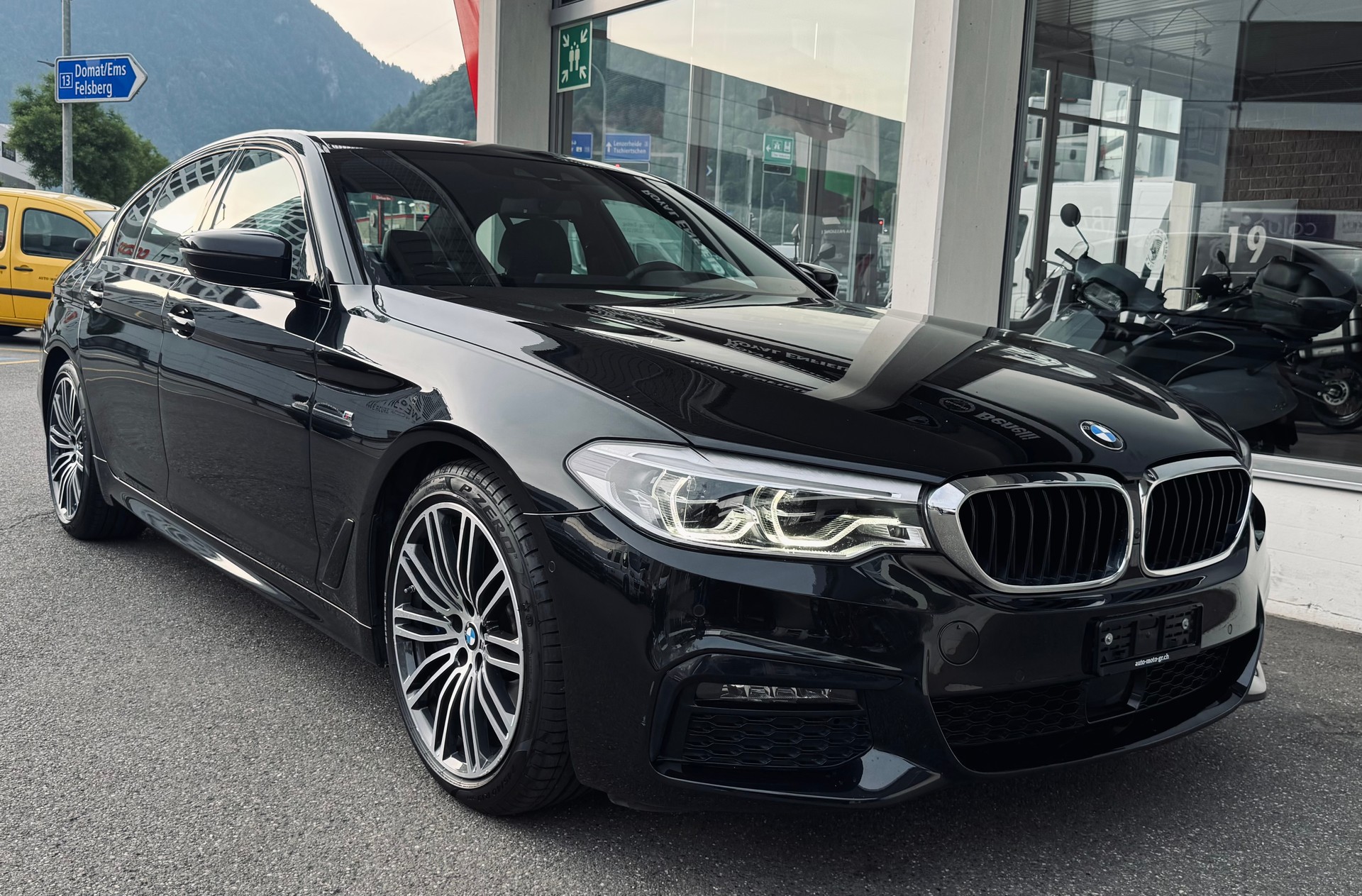 BMW 540i xDrive M Sport-image-0