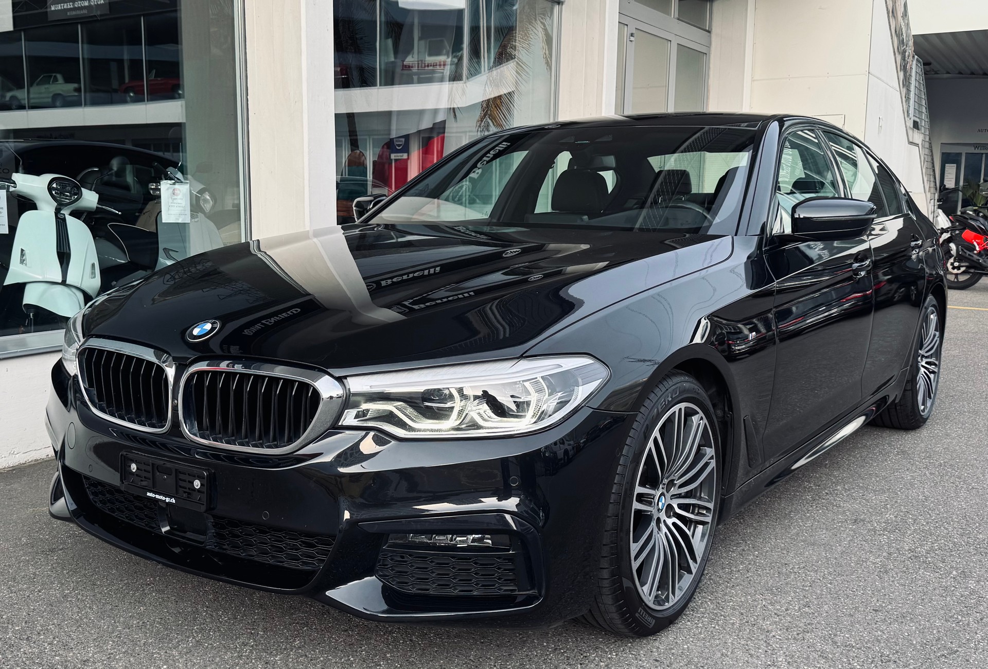 BMW 540i xDrive M Sport-image-5