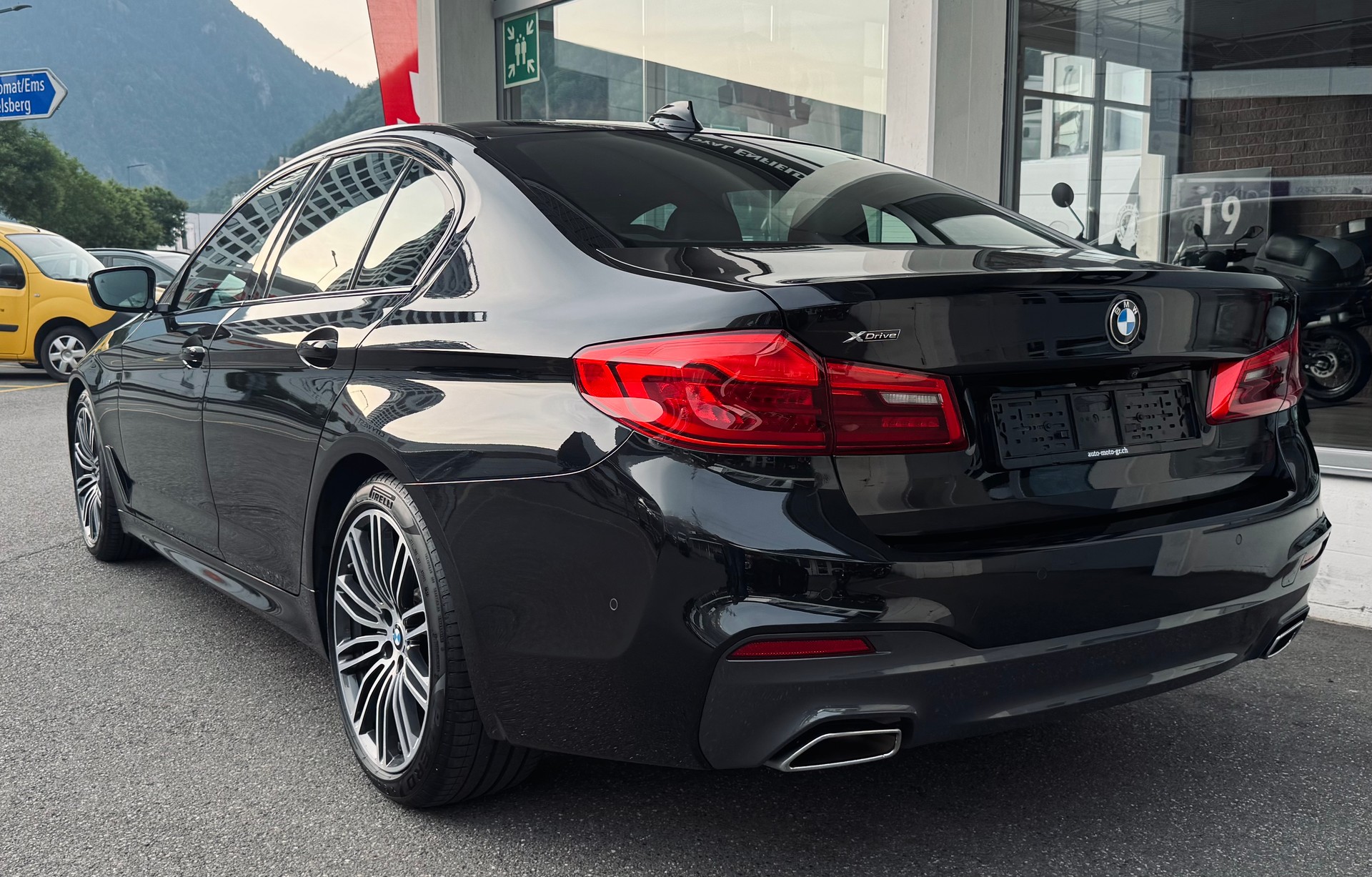 BMW 540i xDrive M Sport-image-3