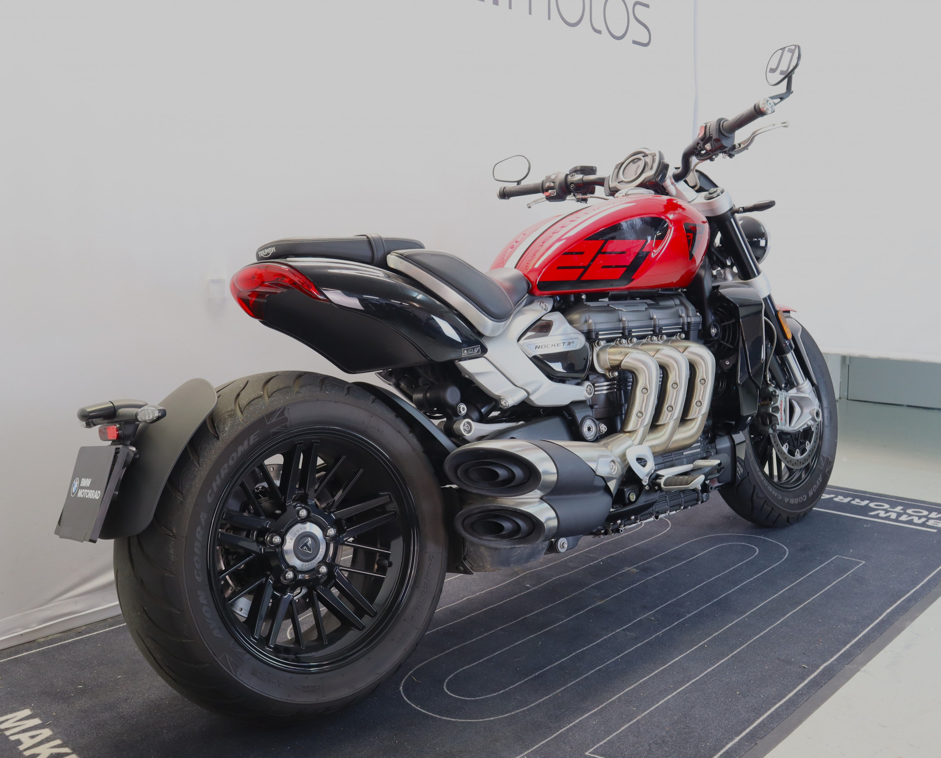 TRIUMPH Rocket 3 R-showroom-element-2