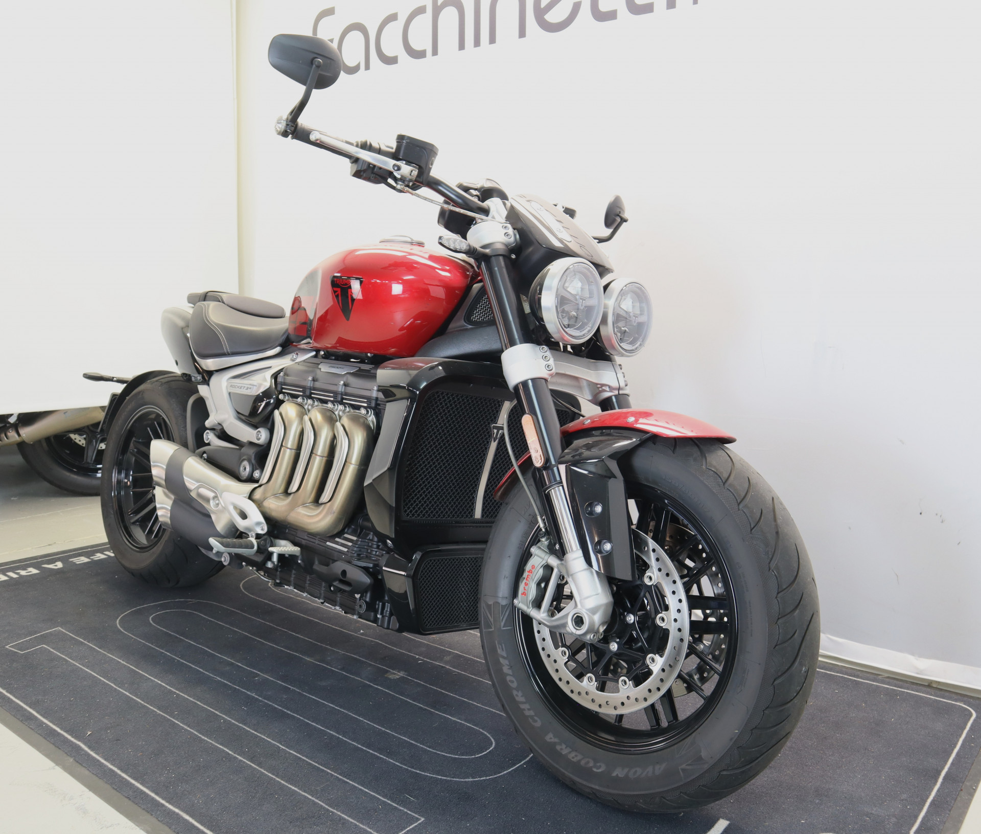 TRIUMPH Rocket 3 R-showroom-element-3