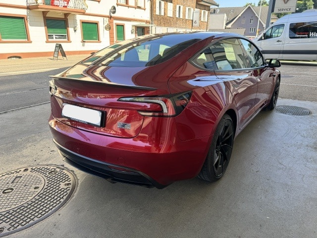 TESLA Model 3 Performance D-image-2