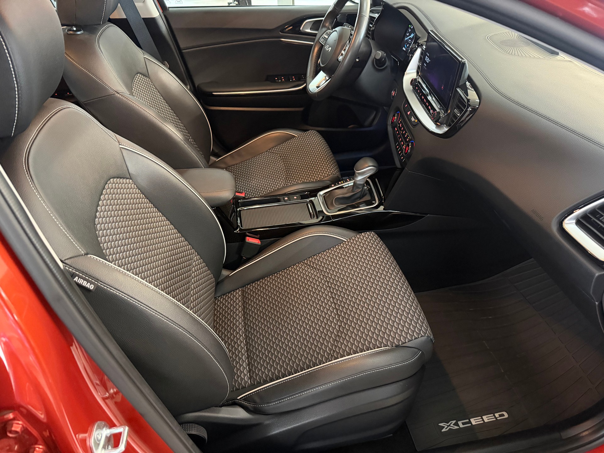 KIA Xceed 1.6 GDi Plug-in Hybrid Style DCT-image-11
