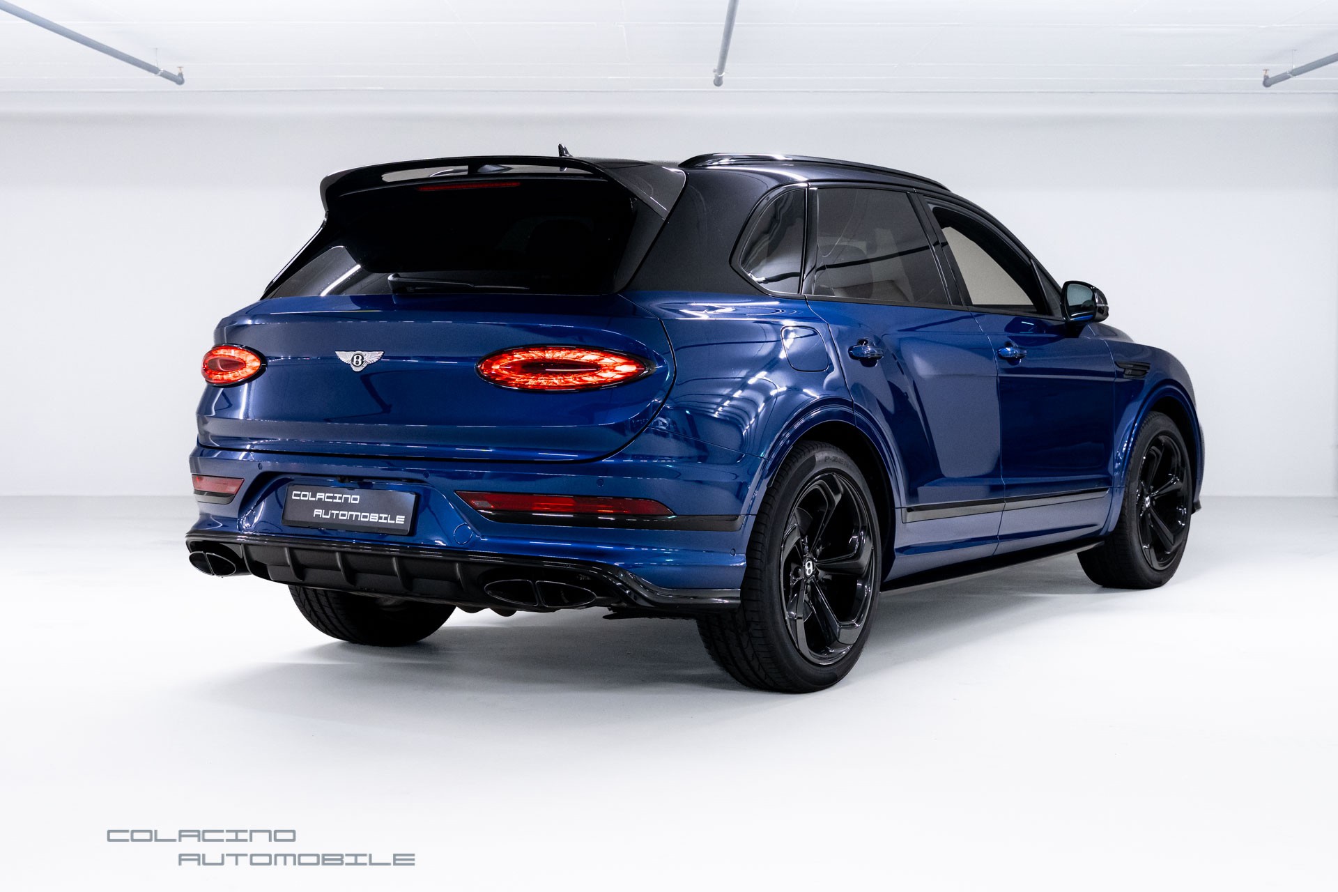 BENTLEY Bentayga V8 S-showroom-element-1