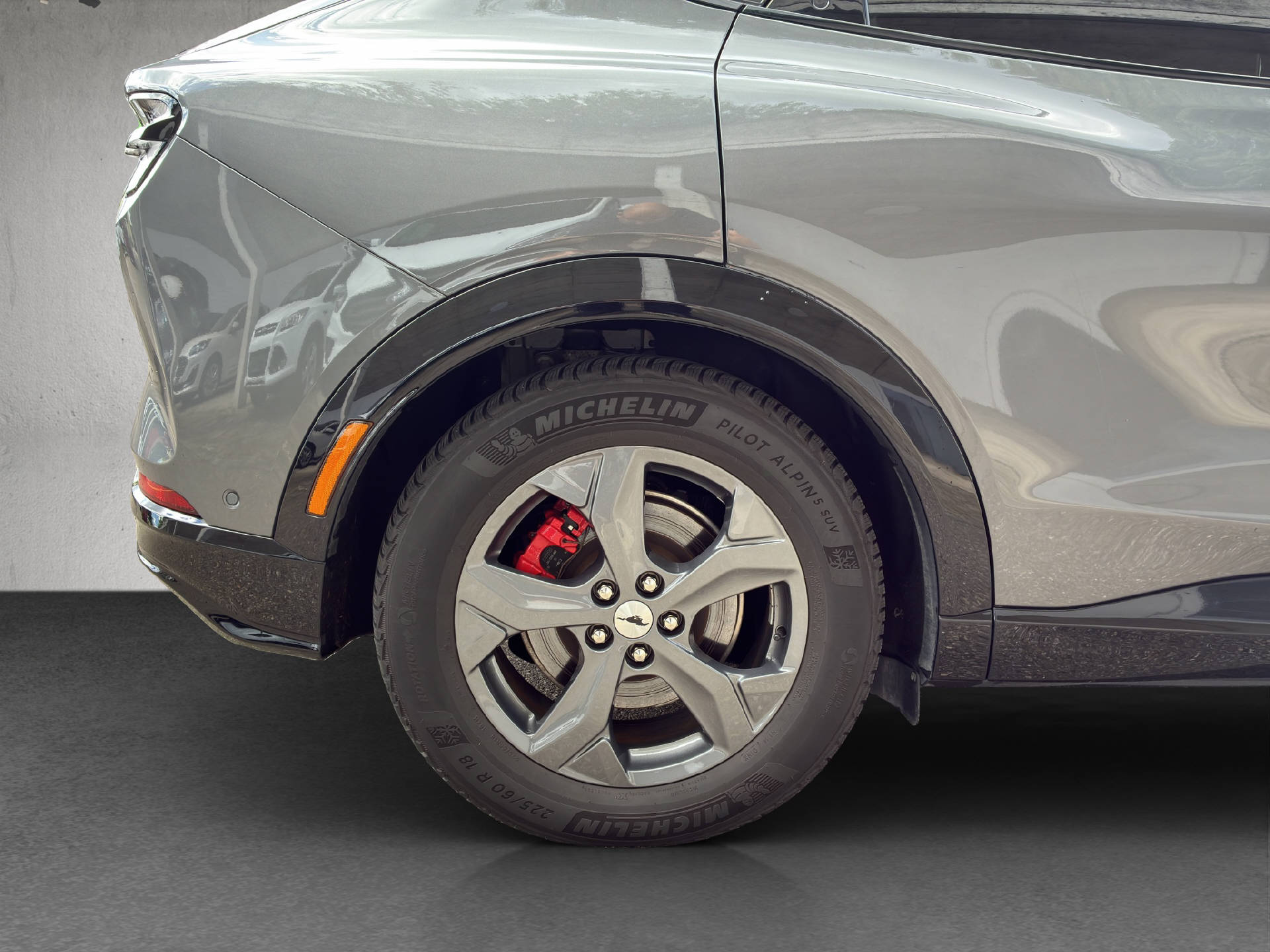 FORD Mustang Mach-E Premium-image-23