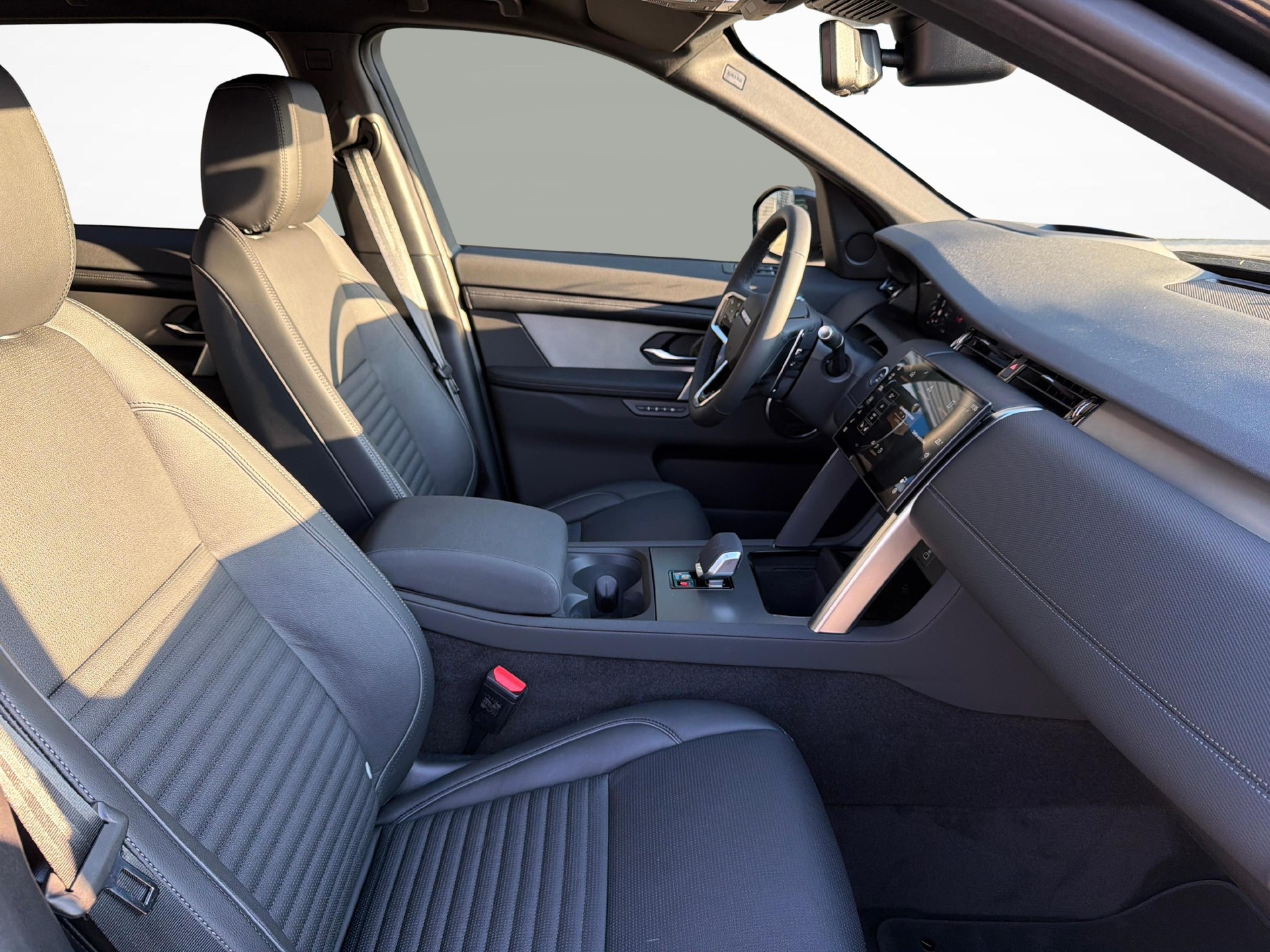 LAND ROVER Discovery Sport 1.5 T 270e Landmark-image-10