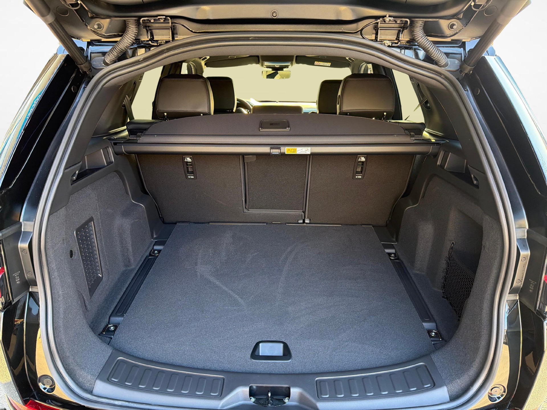 LAND ROVER Discovery Sport 1.5 T 270e Landmark-image-14