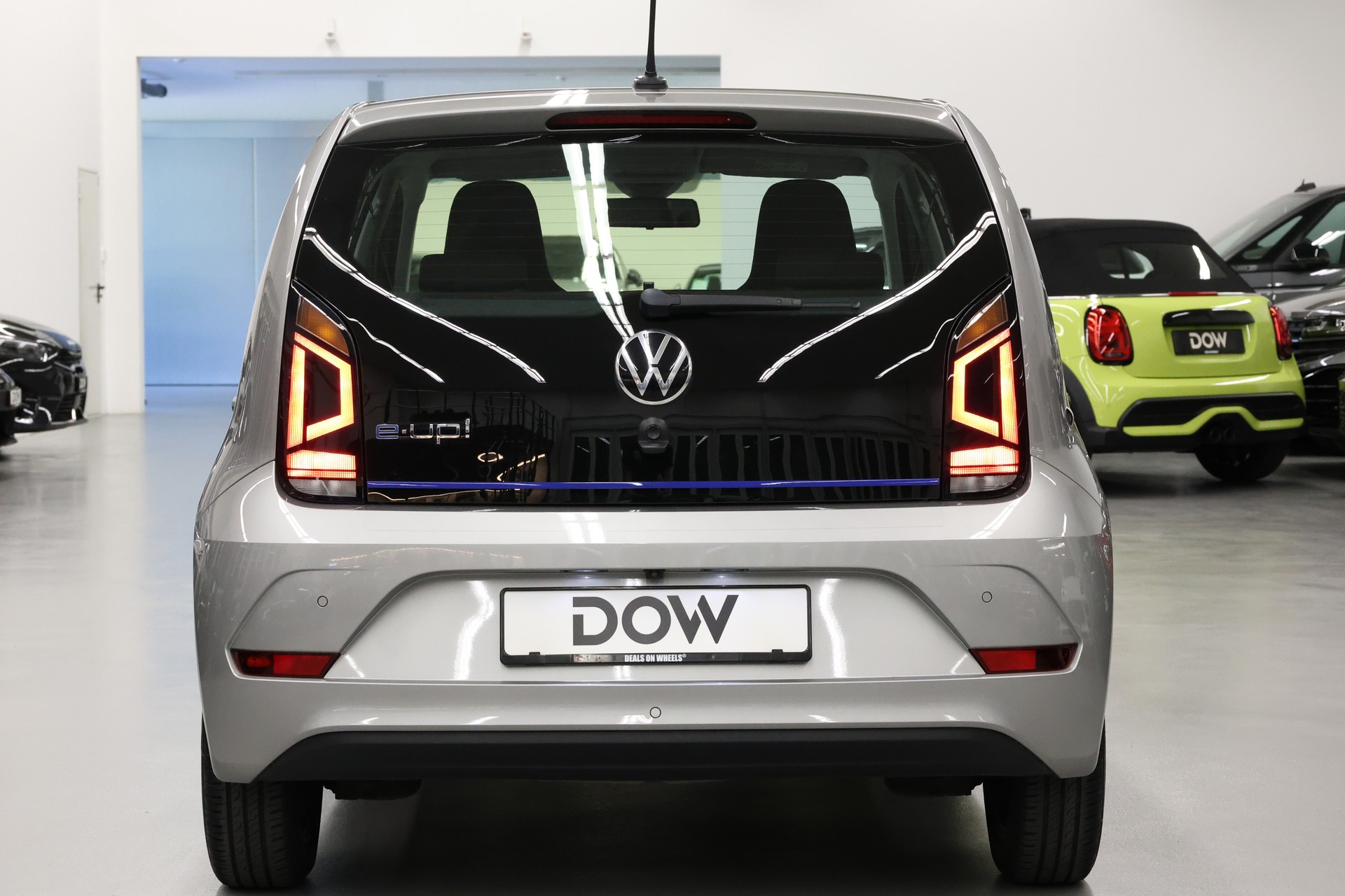 VW Up e-image-8
