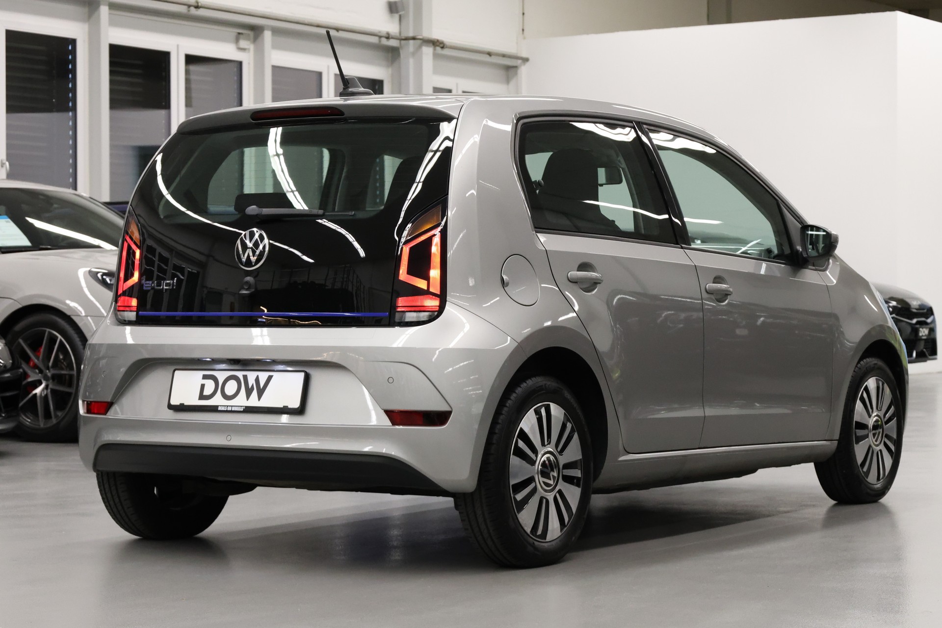 VW Up e-image-6
