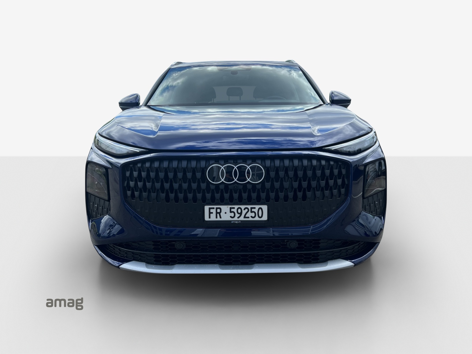 AUDI Q3 SUV e-hybrid 200 kW S tronig-image-8