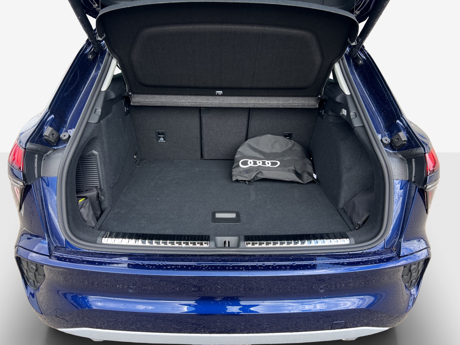 AUDI Q3 SUV e-hybrid 200 kW S tronig-image-4