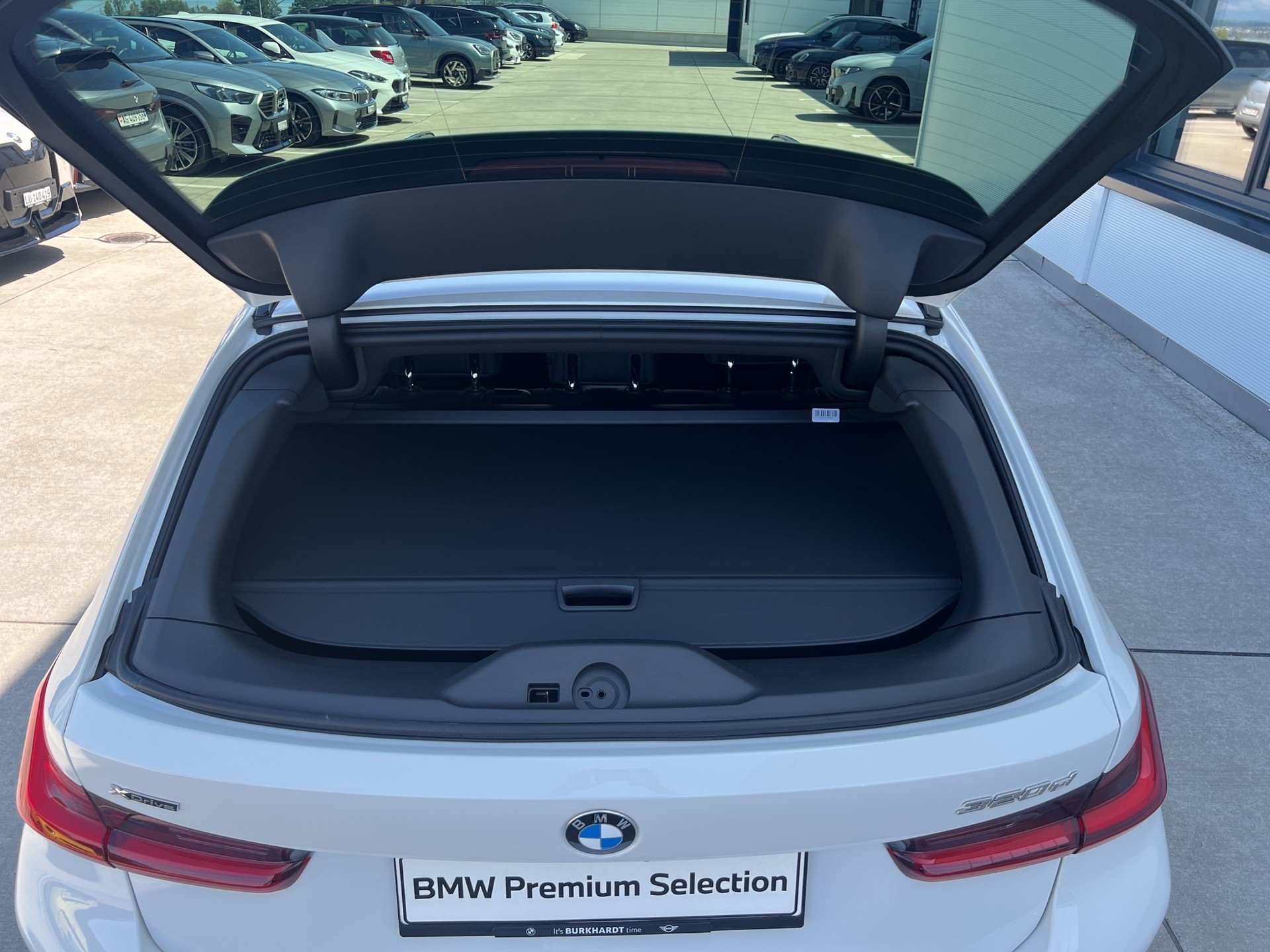 BMW 320d xDr 48V Tour M Sport-image-22