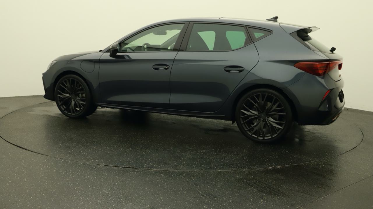 CUPRA LEON 1.5 e-HYBRID pHEV VZ Black Edition-image-2
