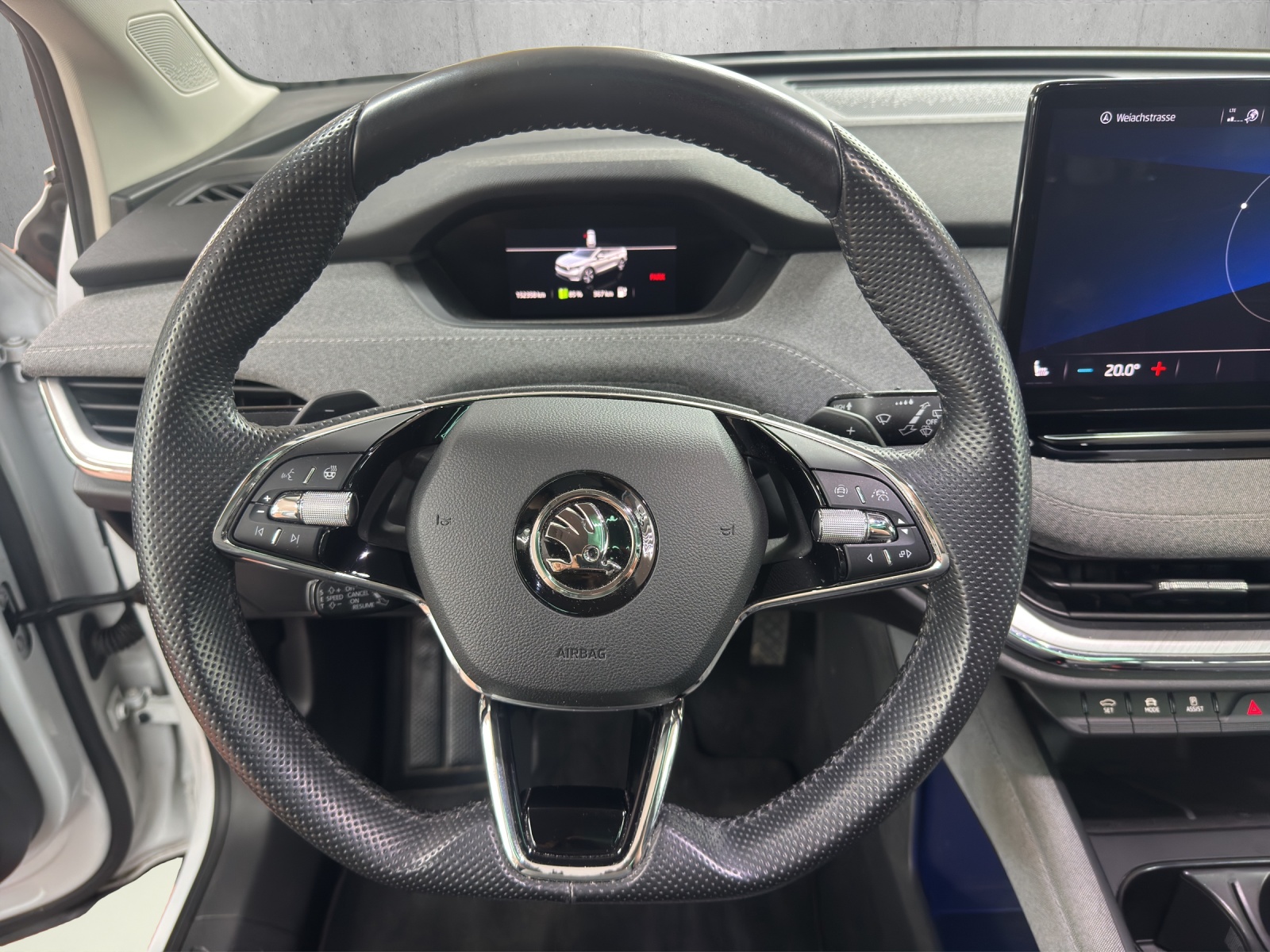 SKODA Enyaq iV 80-image-9