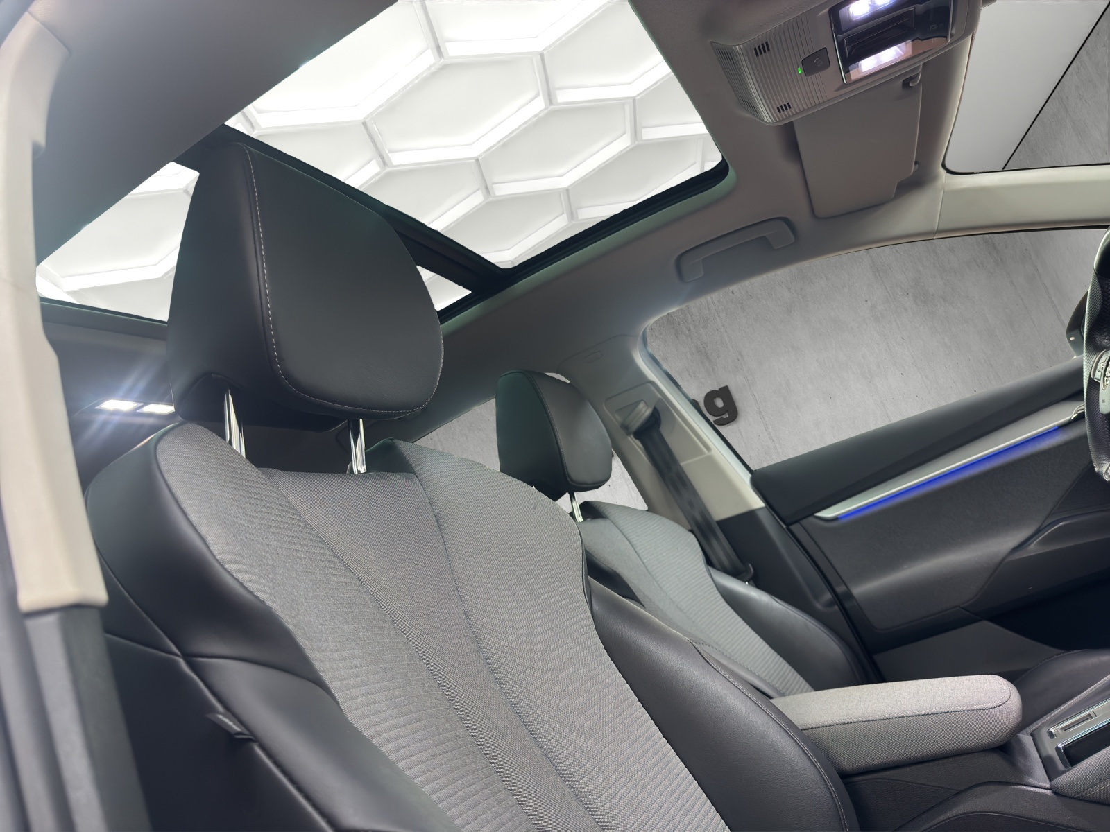 SKODA Enyaq iV 80-image-11