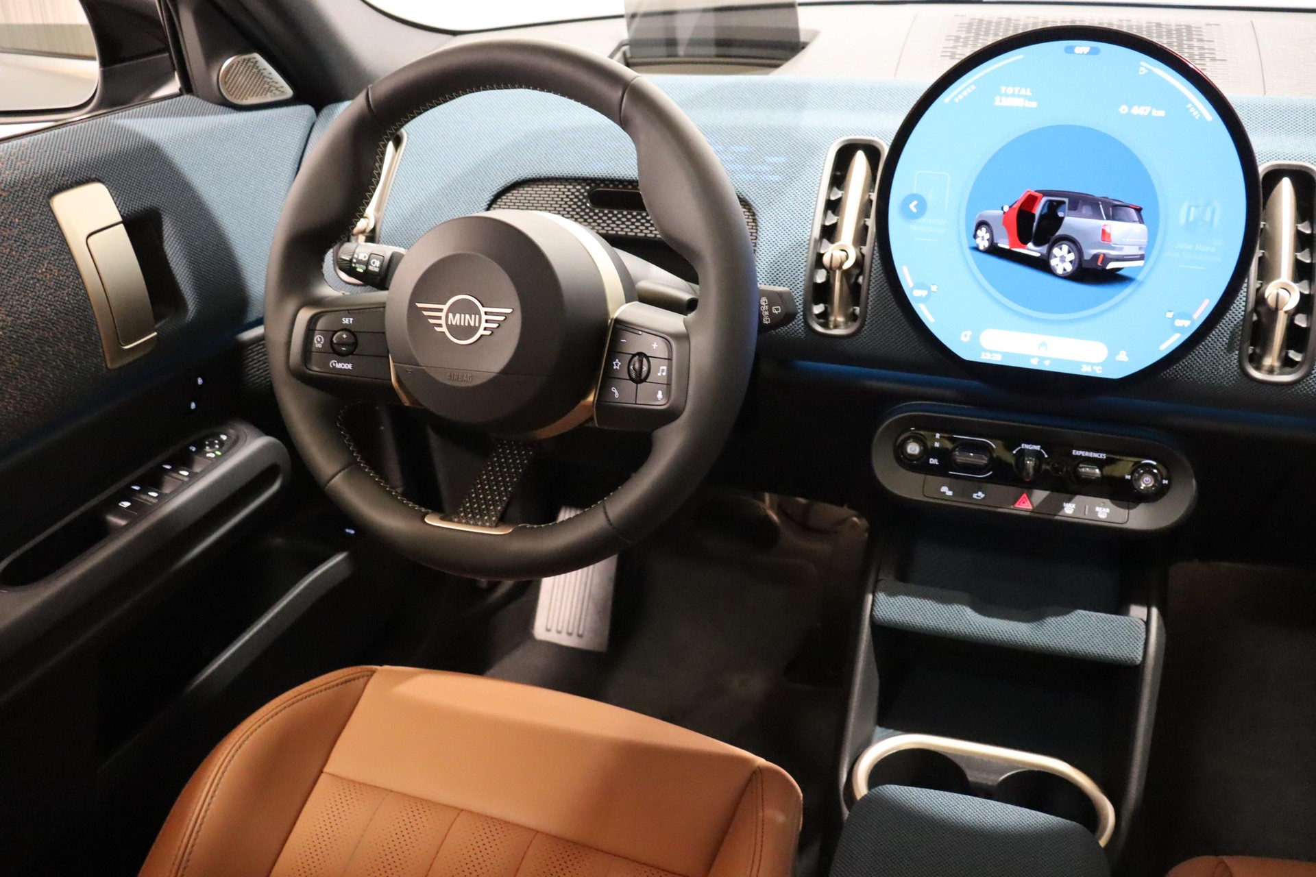 MINI Countryman U25 2.0i S ALL4-image-13