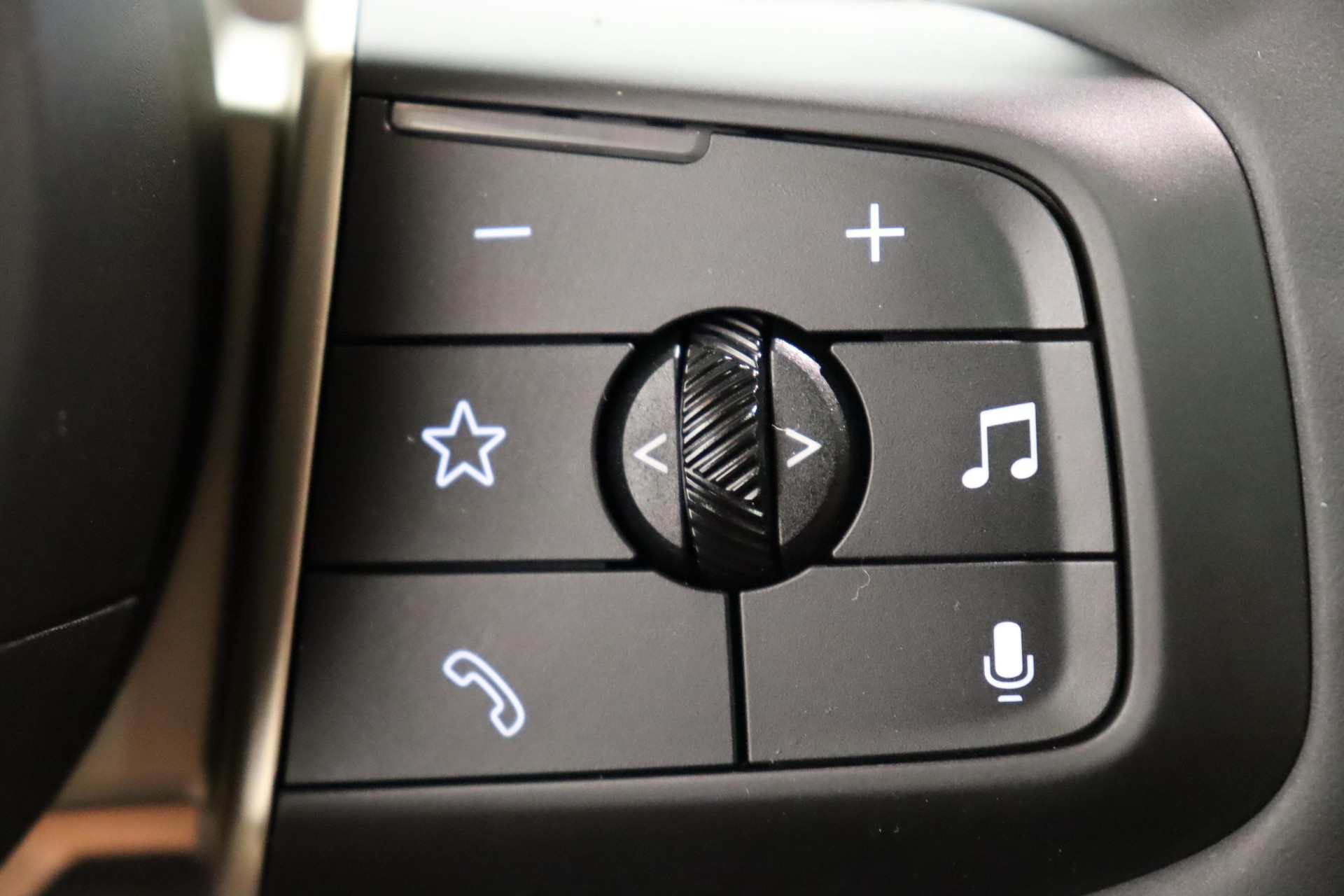 MINI Countryman U25 2.0i S ALL4-image-15