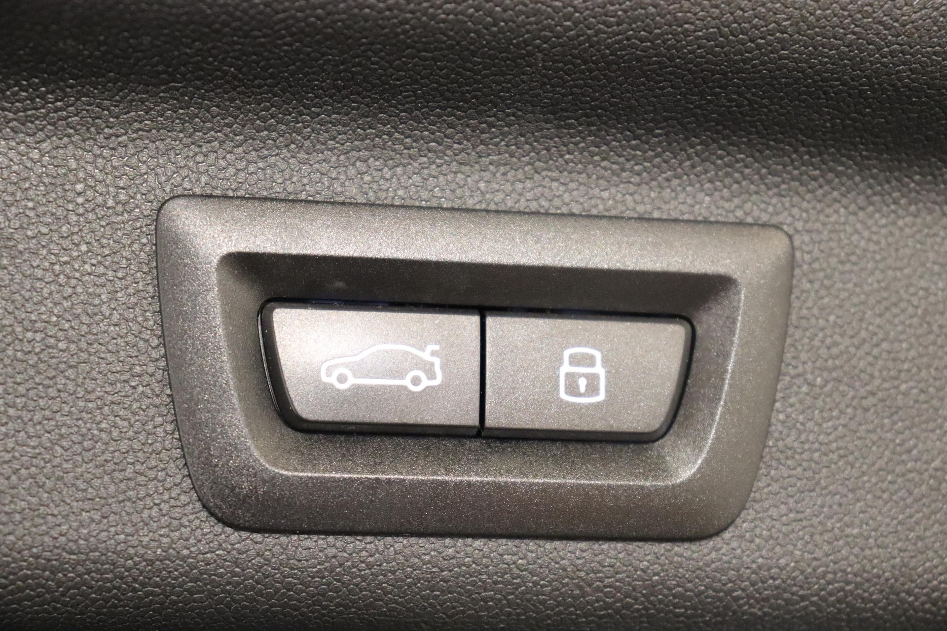 MINI Countryman U25 2.0i S ALL4-image-8