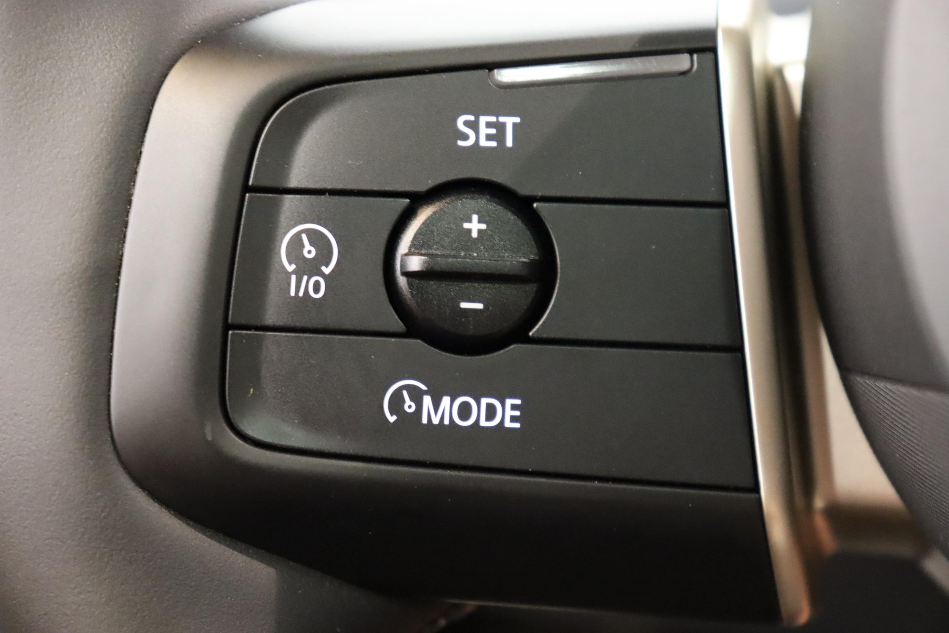 MINI Countryman U25 2.0i S ALL4-image-3