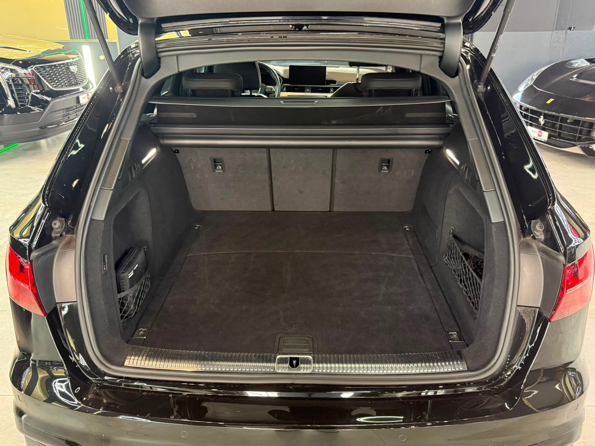 AUDI A4 Avant 40 TDI S line Attraction quattro S-tronic-image-15