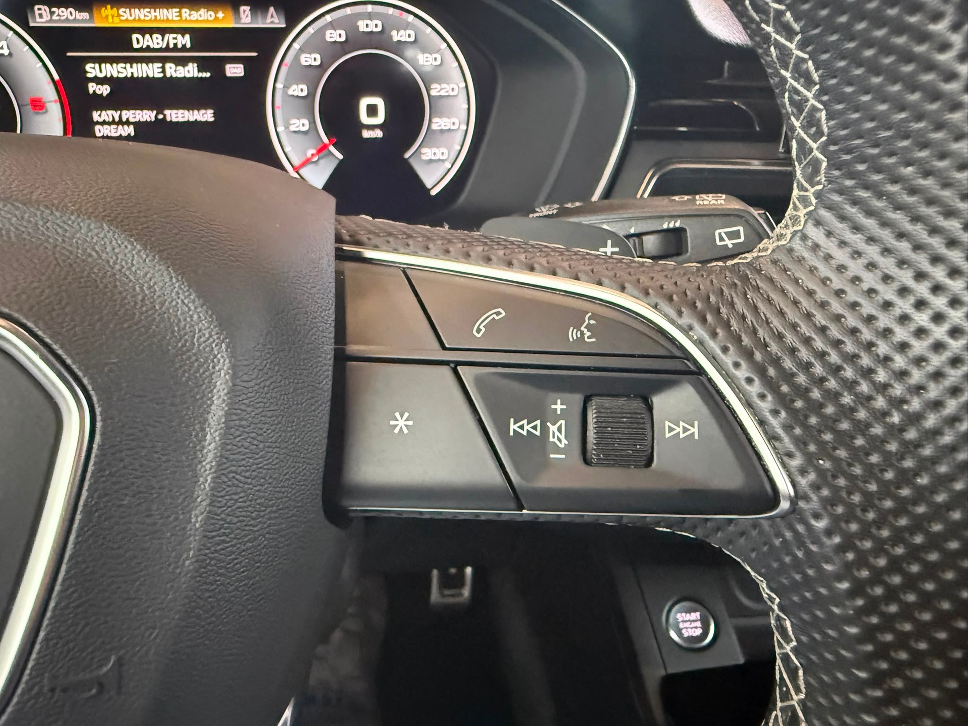 AUDI A4 Avant 40 TDI S line Attraction quattro S-tronic-image-19
