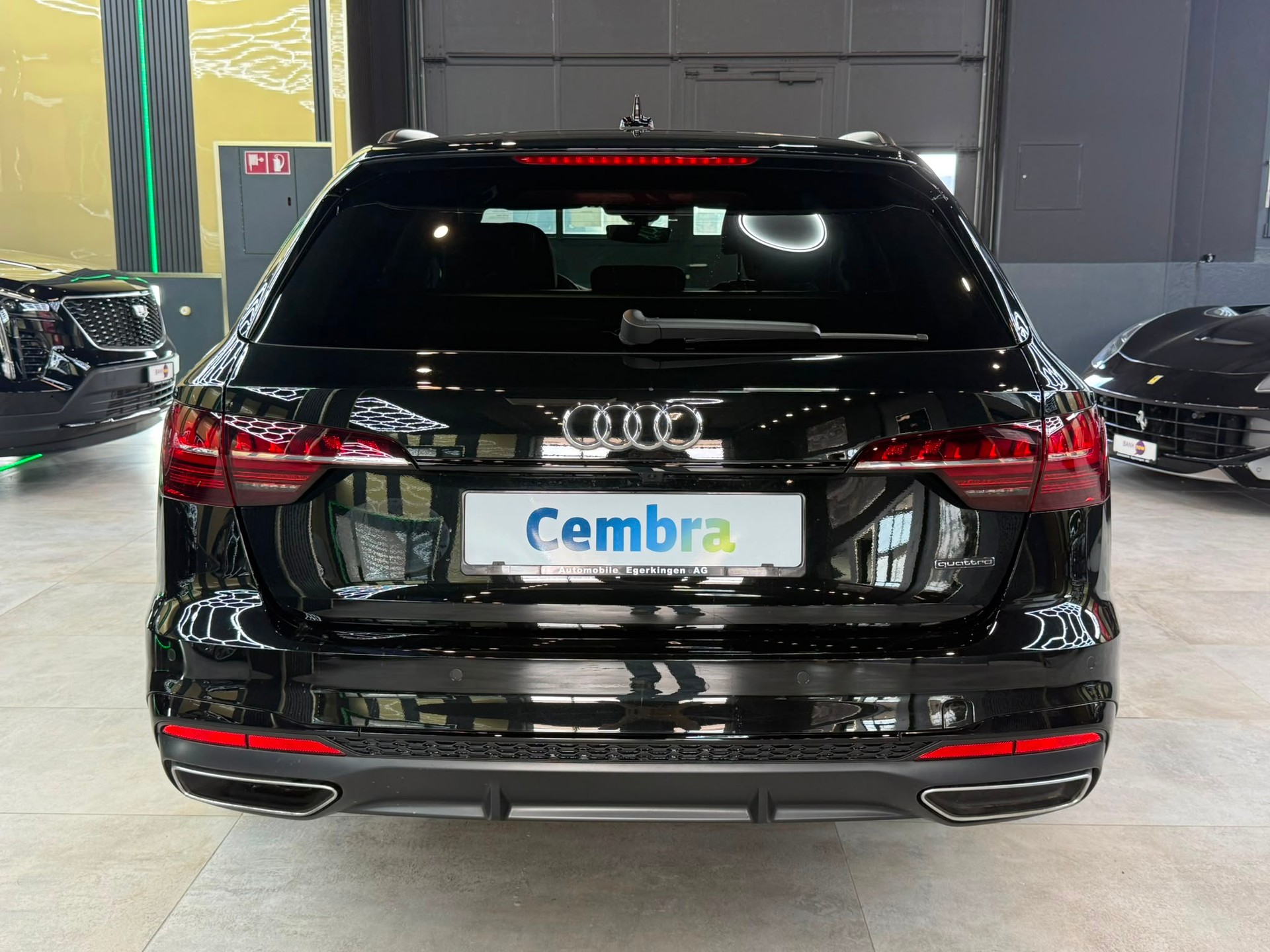 AUDI A4 Avant 40 TDI S line Attraction quattro S-tronic-image-5