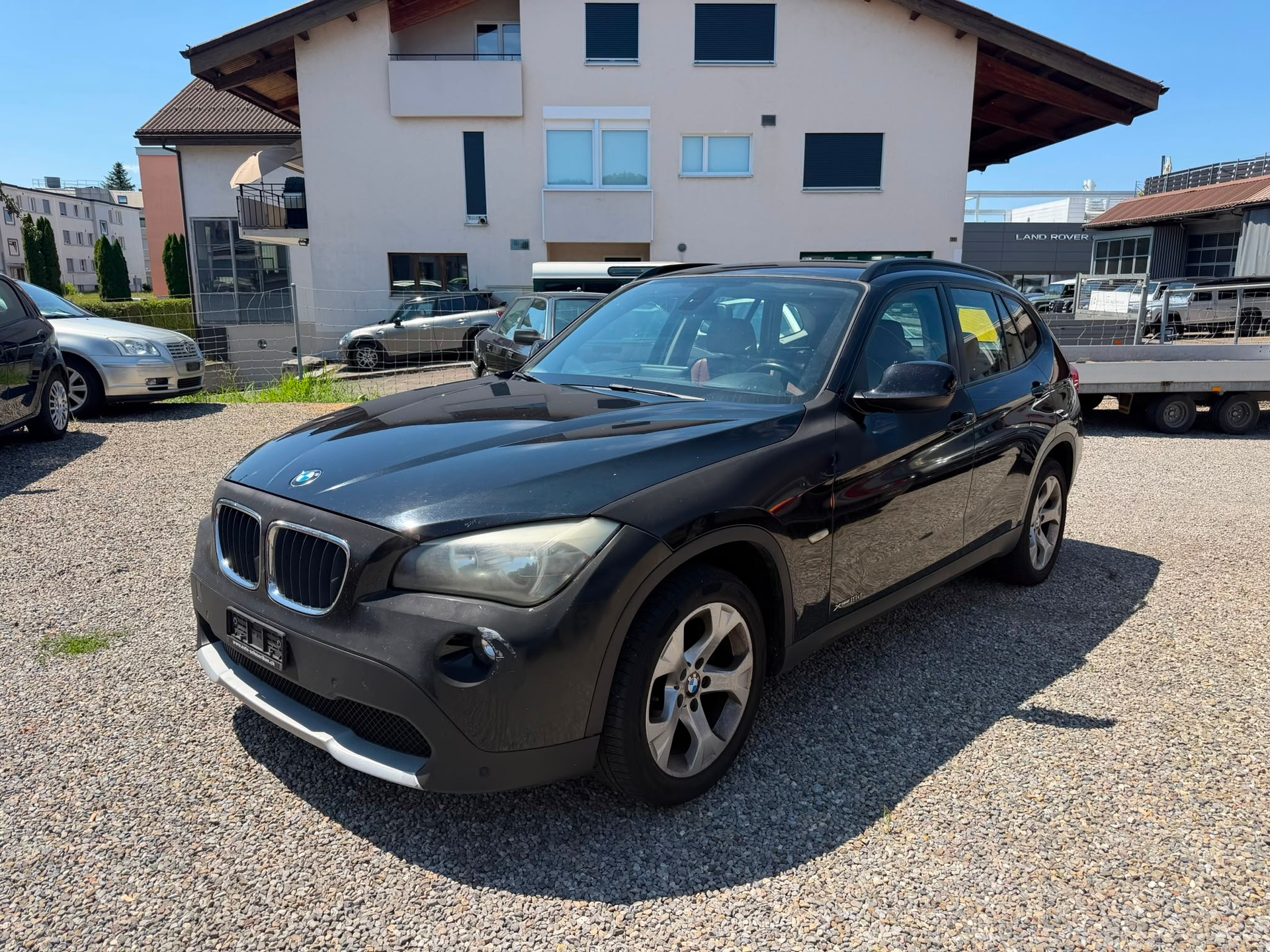 BMW X1 xDrive 18d-showroom-element-2