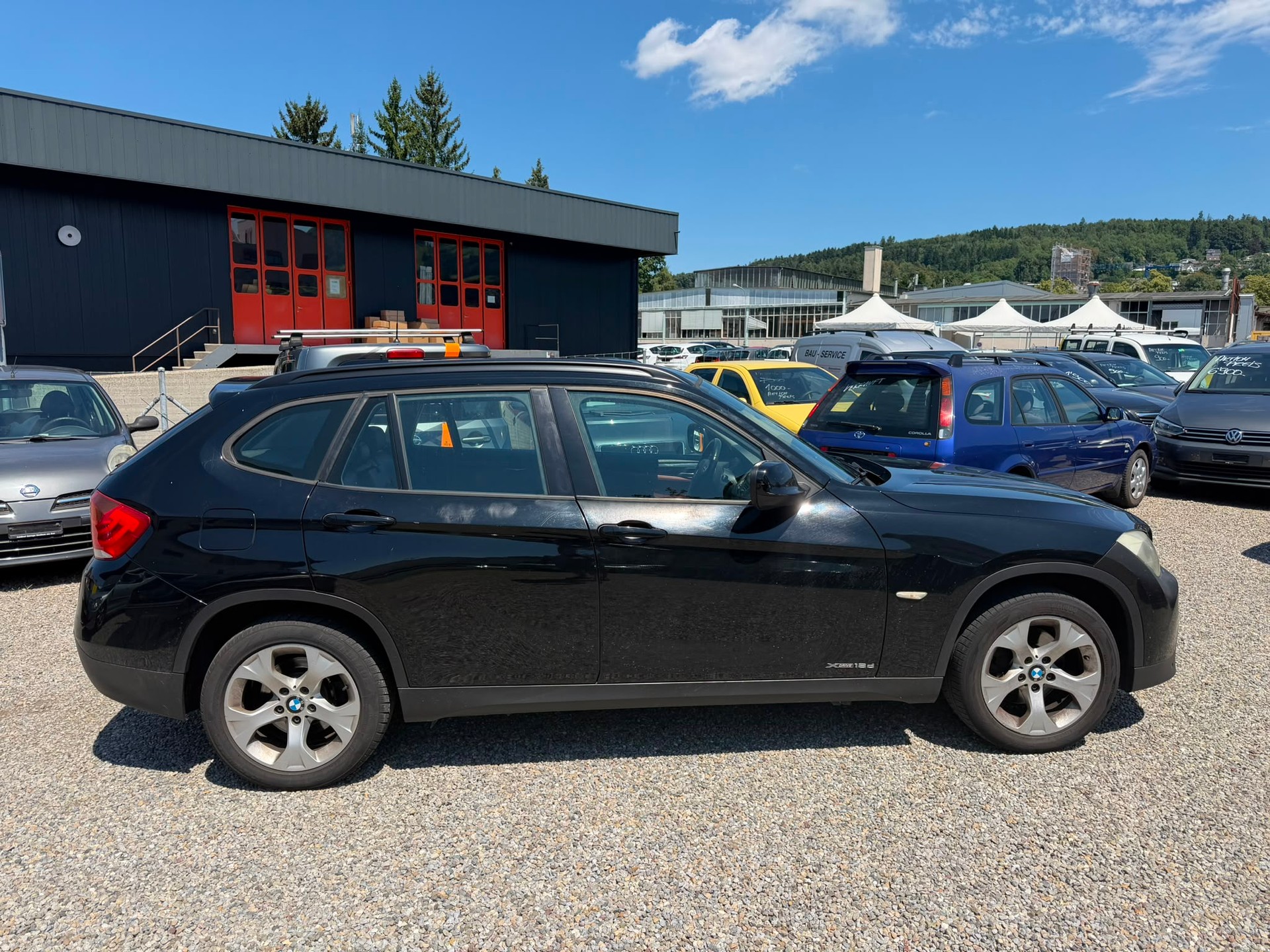 BMW X1 xDrive 18d-showroom-element-3