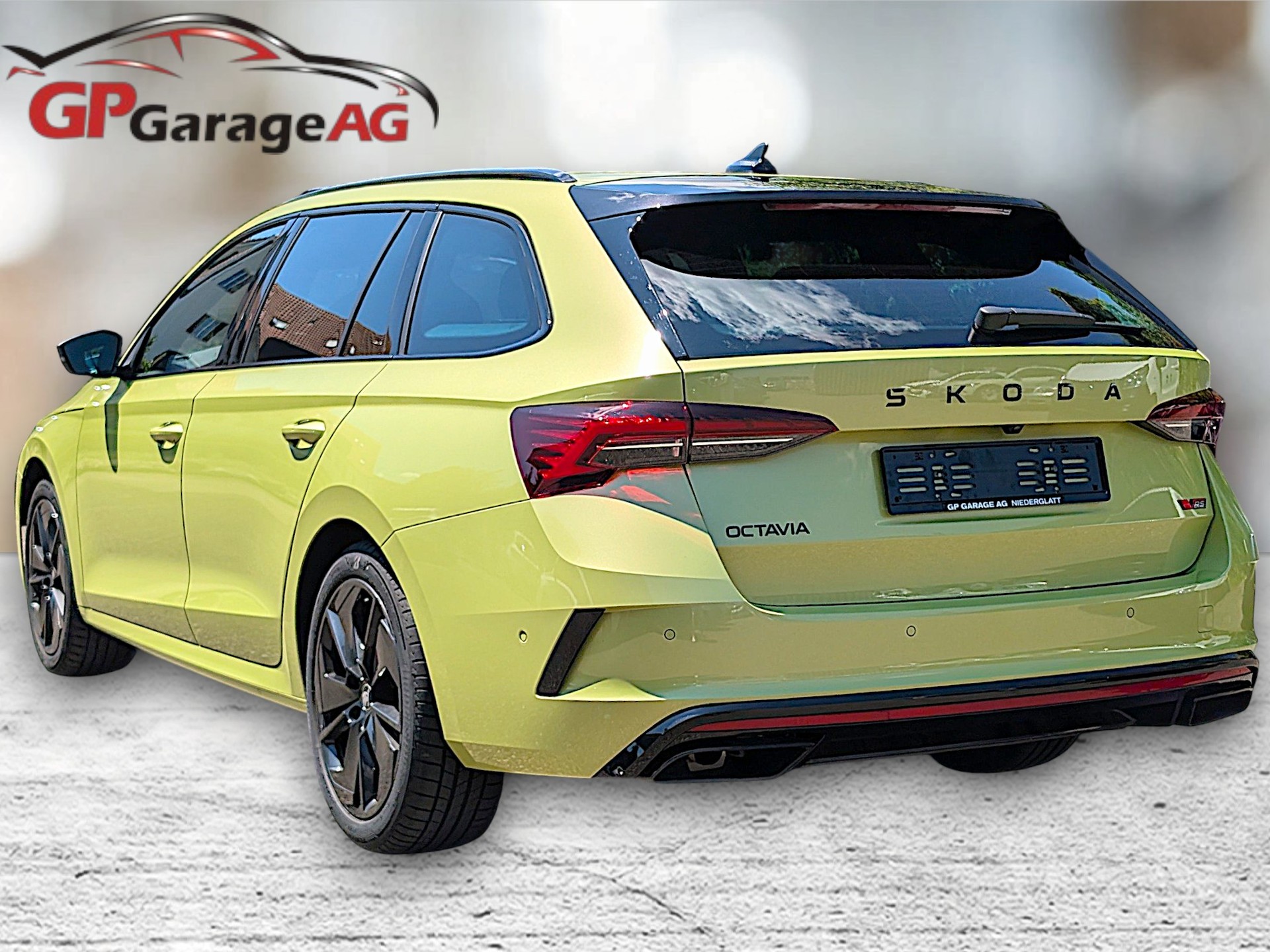 SKODA Octavia Combi 2.0 TSI DSG RS-showroom-element-2
