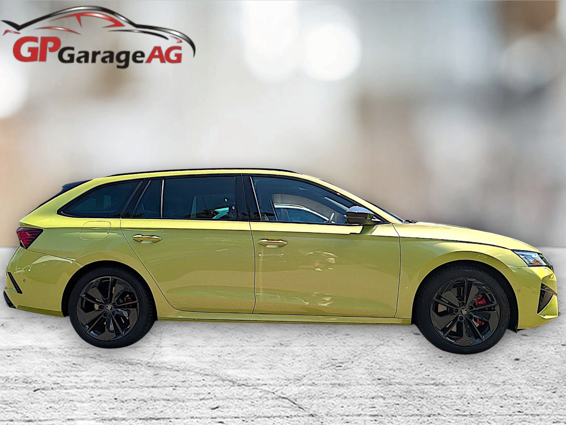 SKODA Octavia Combi 2.0 TSI DSG RS-image-5