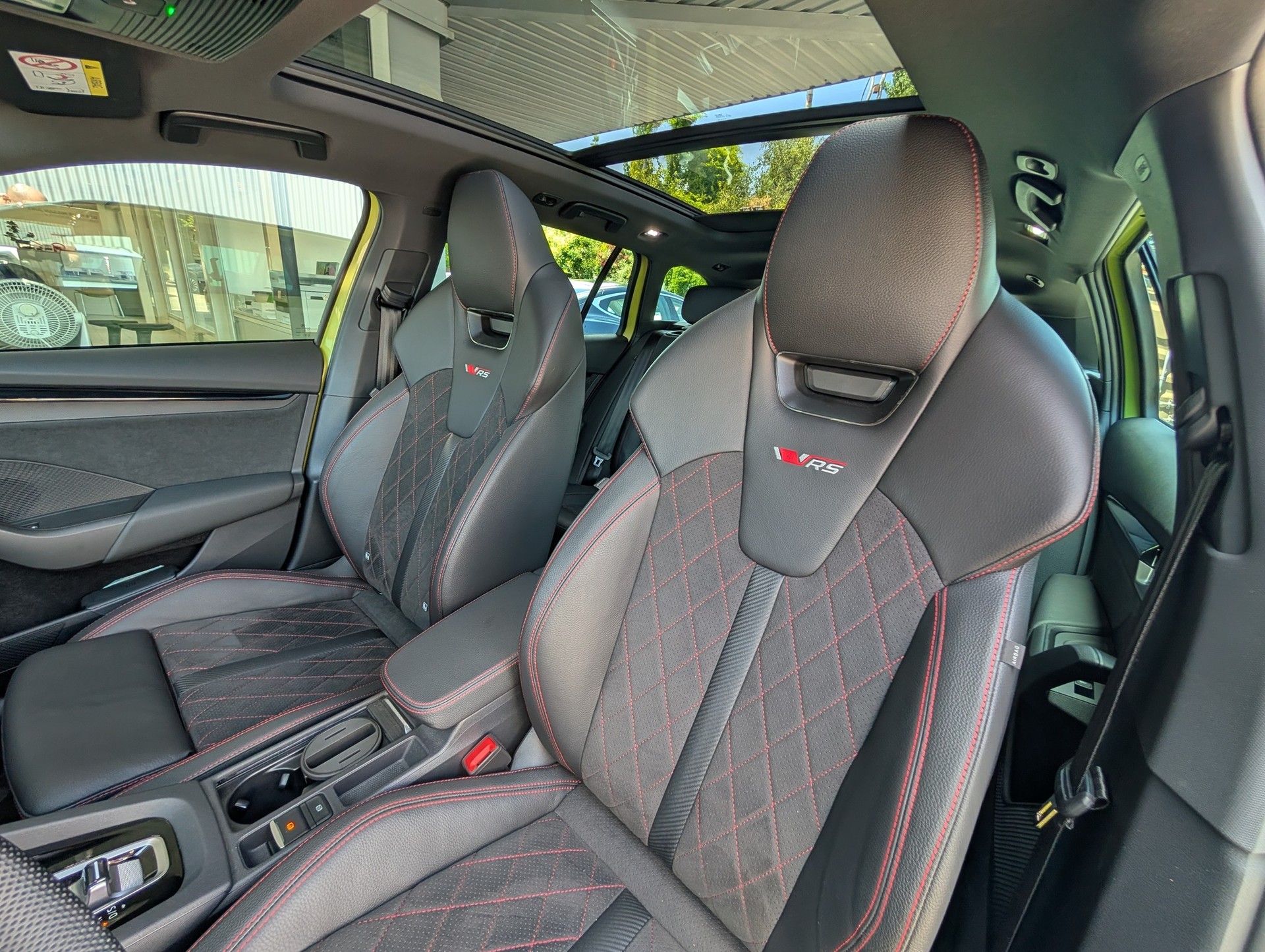 SKODA Octavia Combi 2.0 TSI DSG RS-image-11