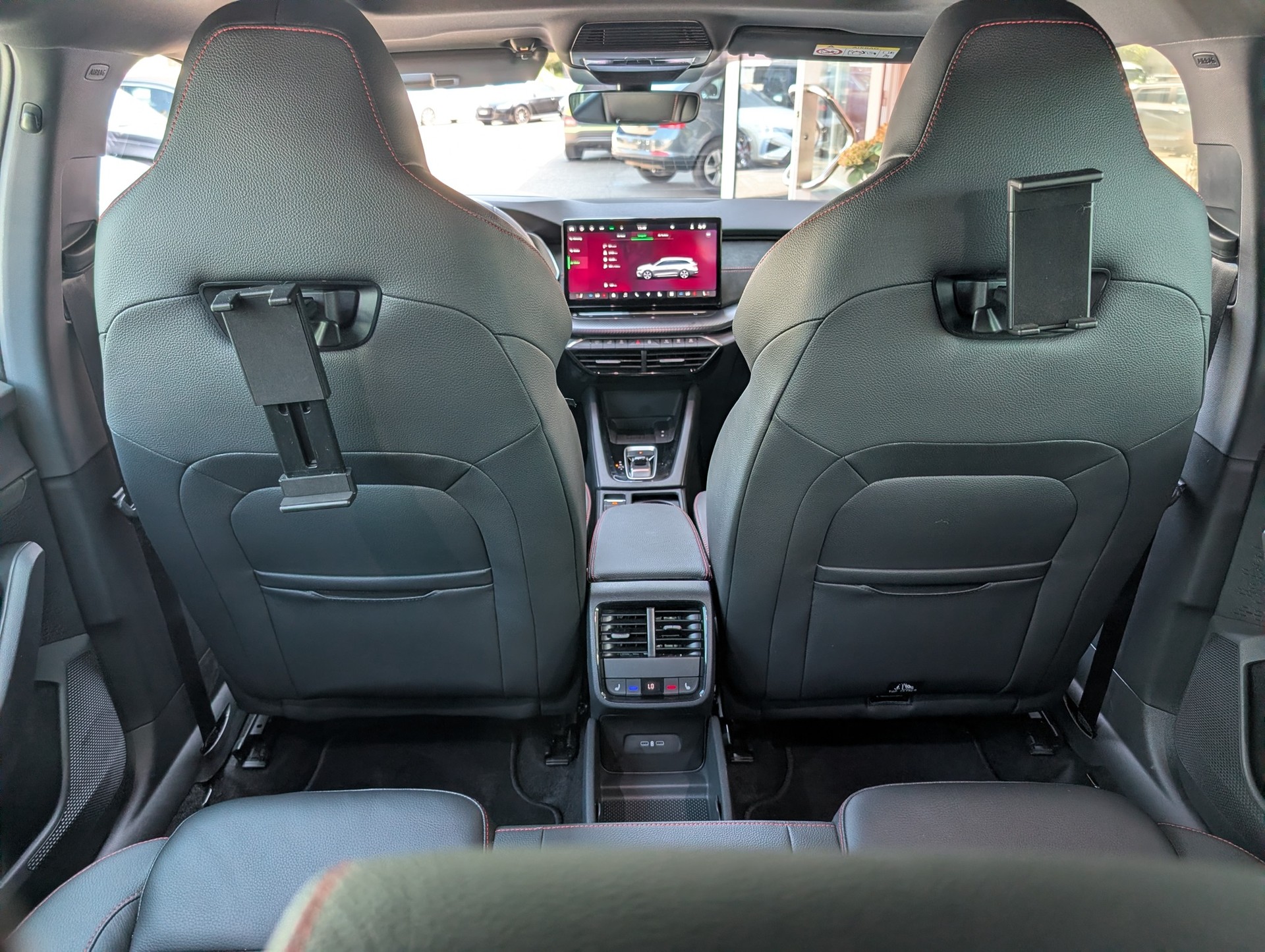 SKODA Octavia Combi 2.0 TSI DSG RS-image-9