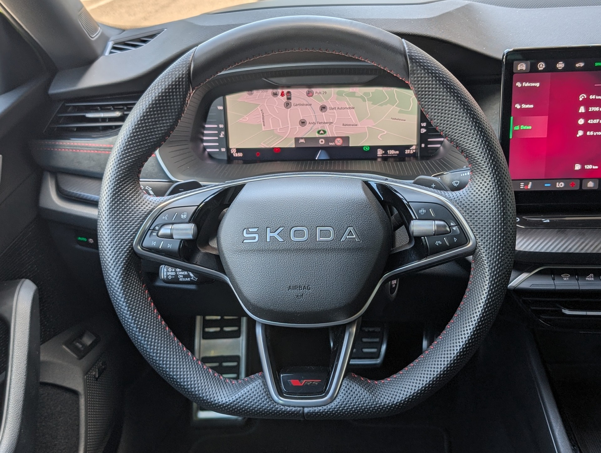 SKODA Octavia Combi 2.0 TSI DSG RS-image-14