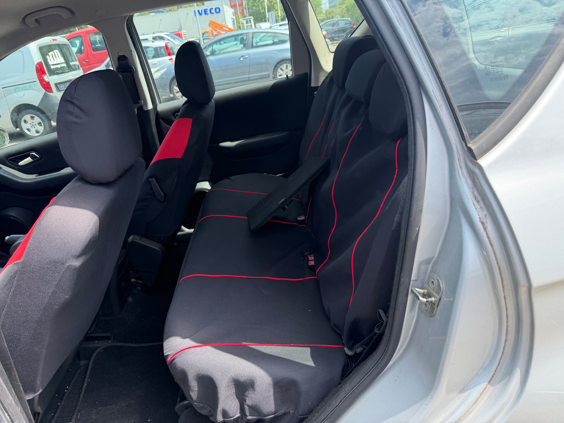 MERCEDES-BENZ A 200 Avantgarde-image-7