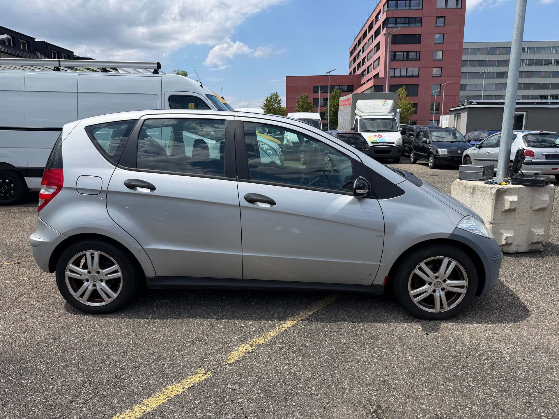 MERCEDES-BENZ A 200 Avantgarde-image-4
