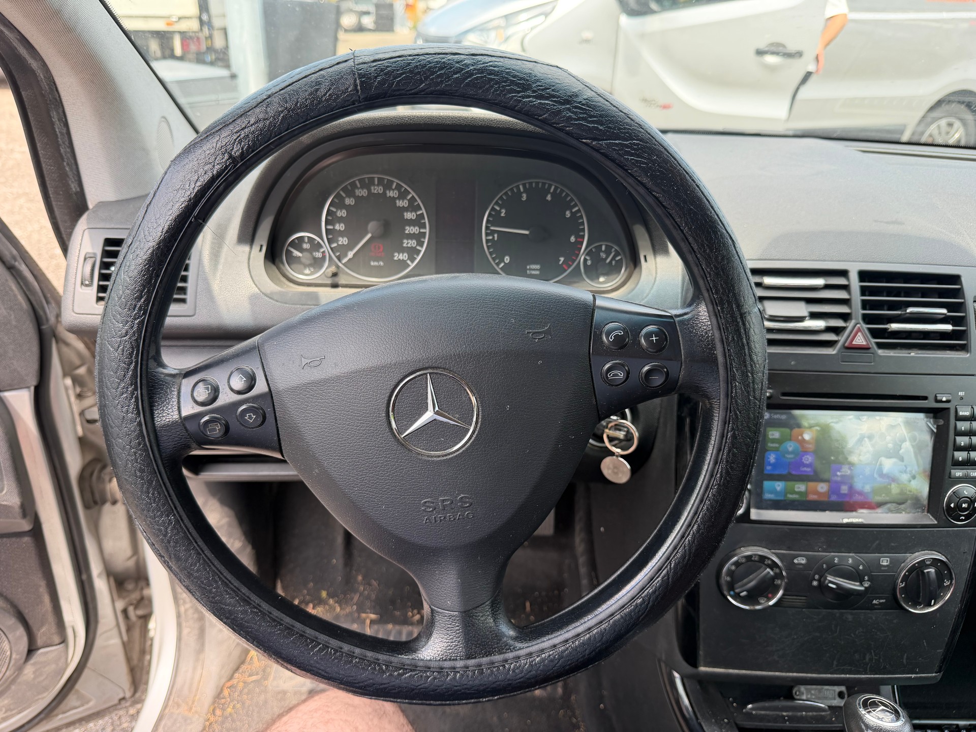 MERCEDES-BENZ A 200 Avantgarde-image-10