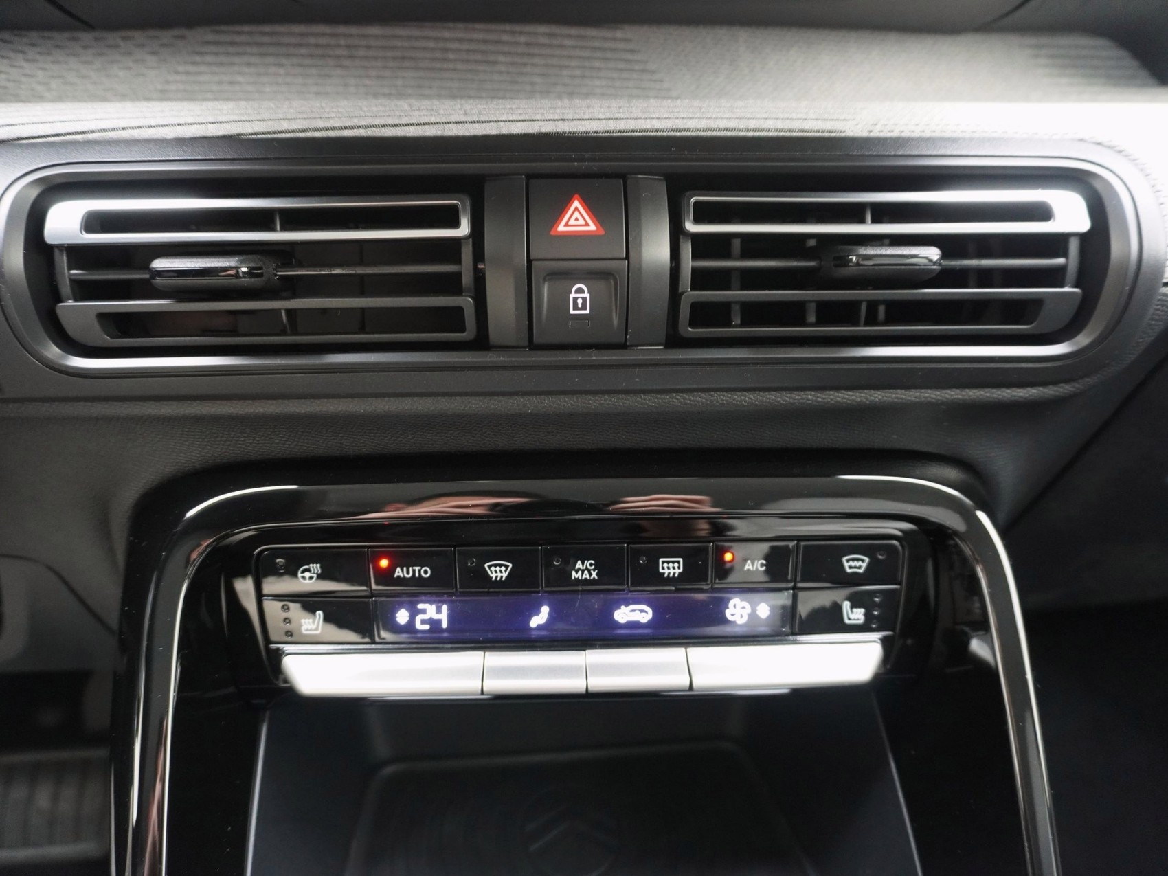 CITROEN C3 1.2 Hybrid Max-image-15