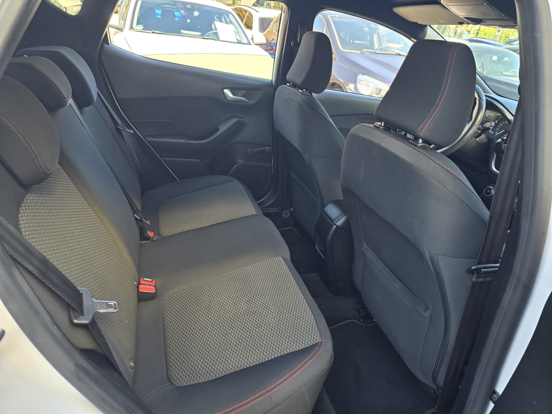 FORD Fiesta 1.0 SCTi ST Line-image-19