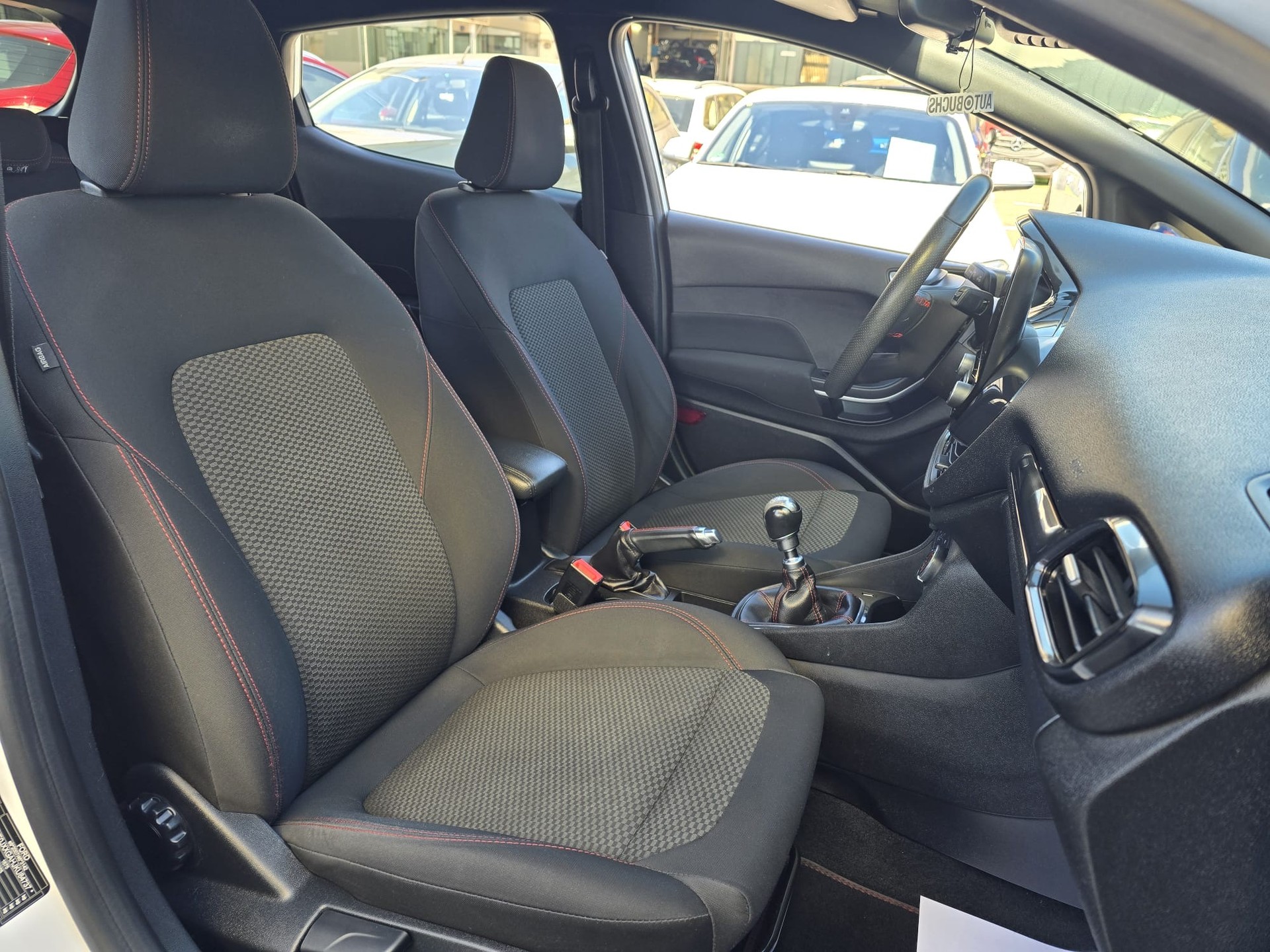 FORD Fiesta 1.0 SCTi ST Line-image-16