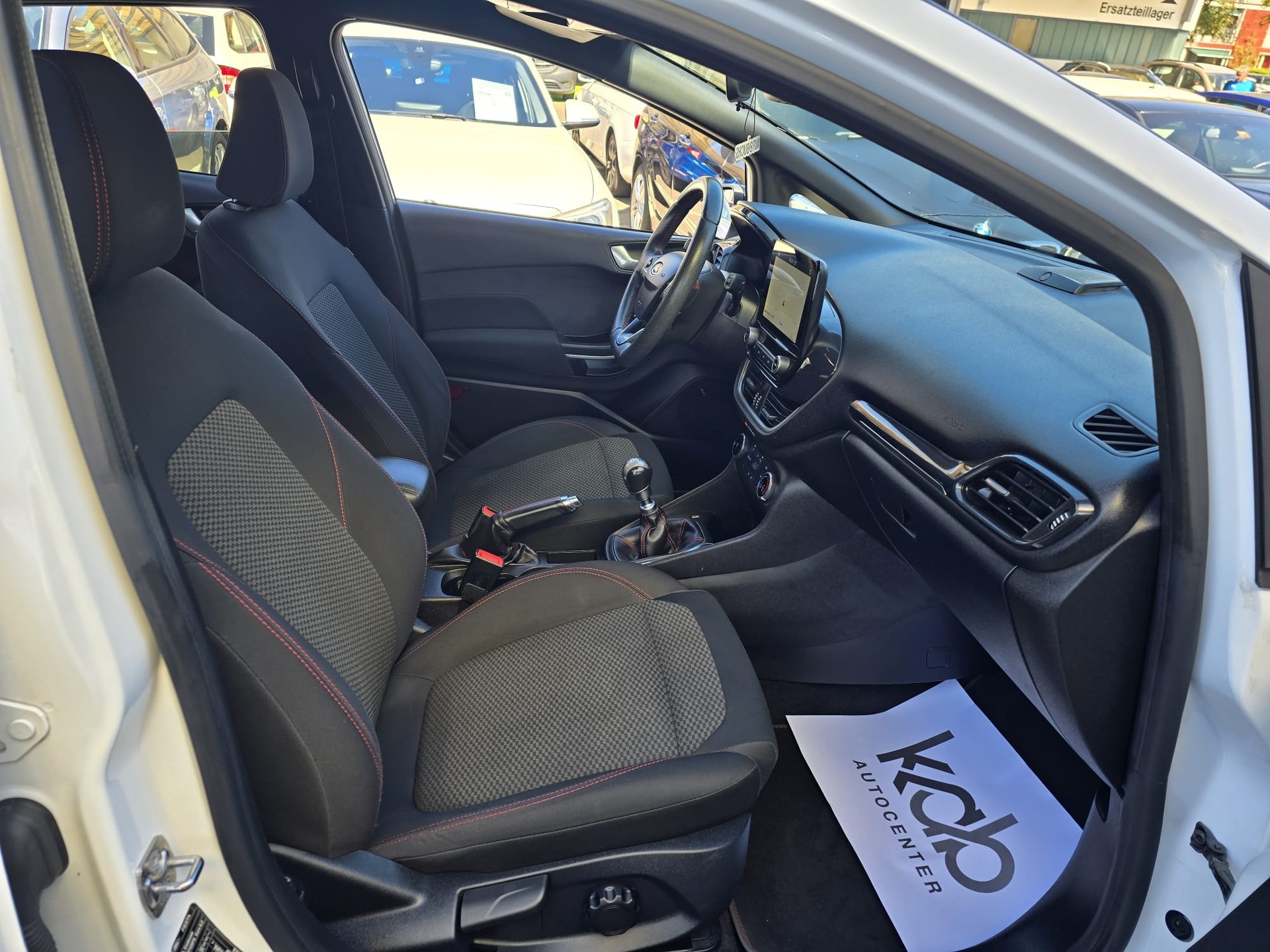 FORD Fiesta 1.0 SCTi ST Line-image-17
