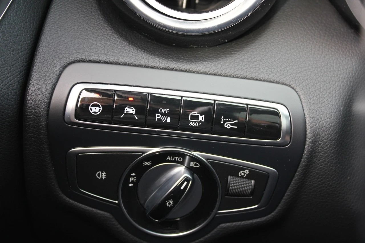 MERCEDES-BENZ C 43 AMG 4Matic 9G-Tronic-image-10
