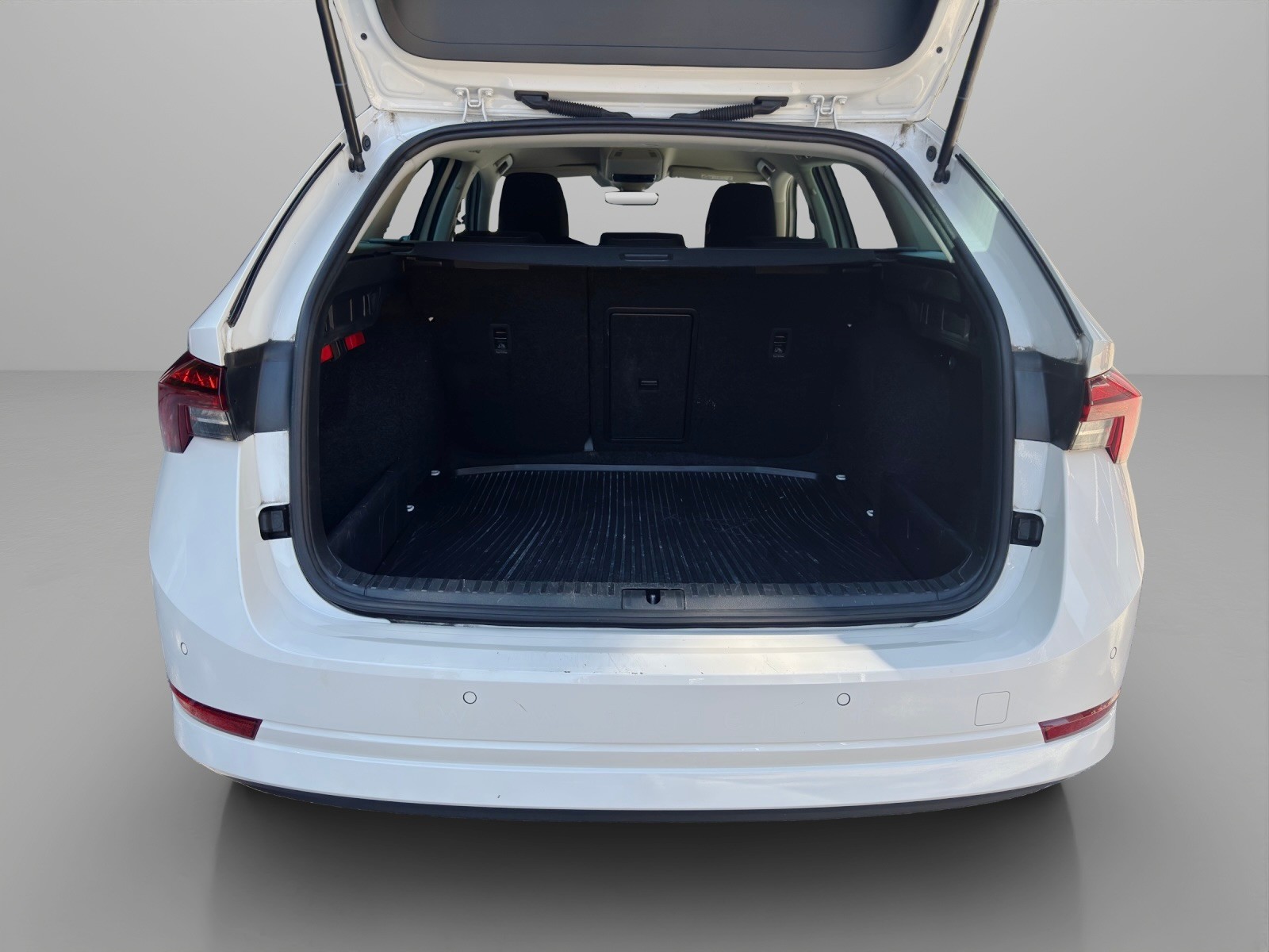 SKODA Octavia Combi 2.0 TDI DSG Ambition 4x4-image-11