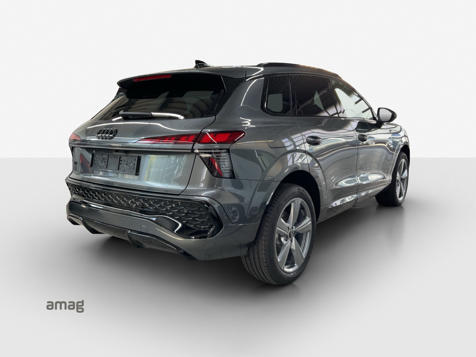 AUDI Q3 SUV e-hybrid 200 kW S tronig-image-4