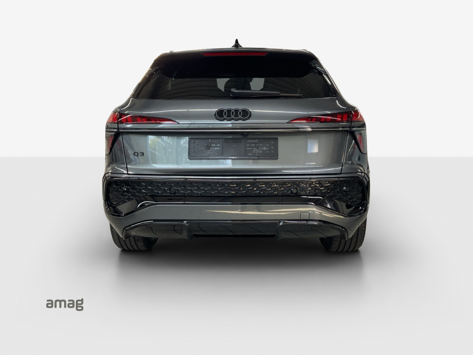 AUDI Q3 SUV e-hybrid 200 kW S tronig-image-3
