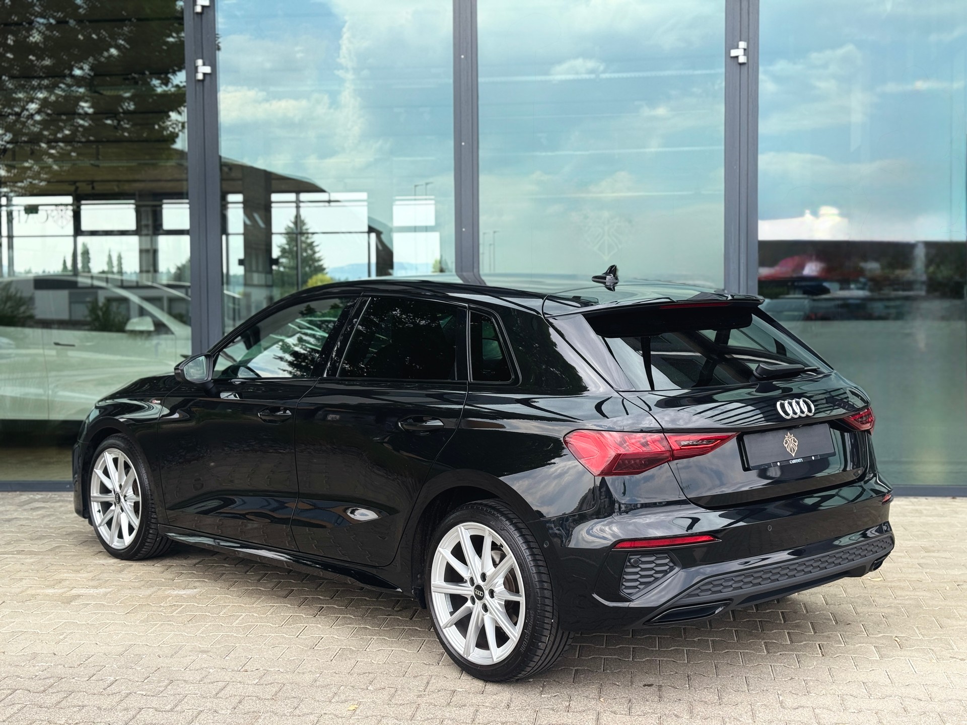 AUDI A3 Sportback 35 TFSI S line S-tronic-image-3