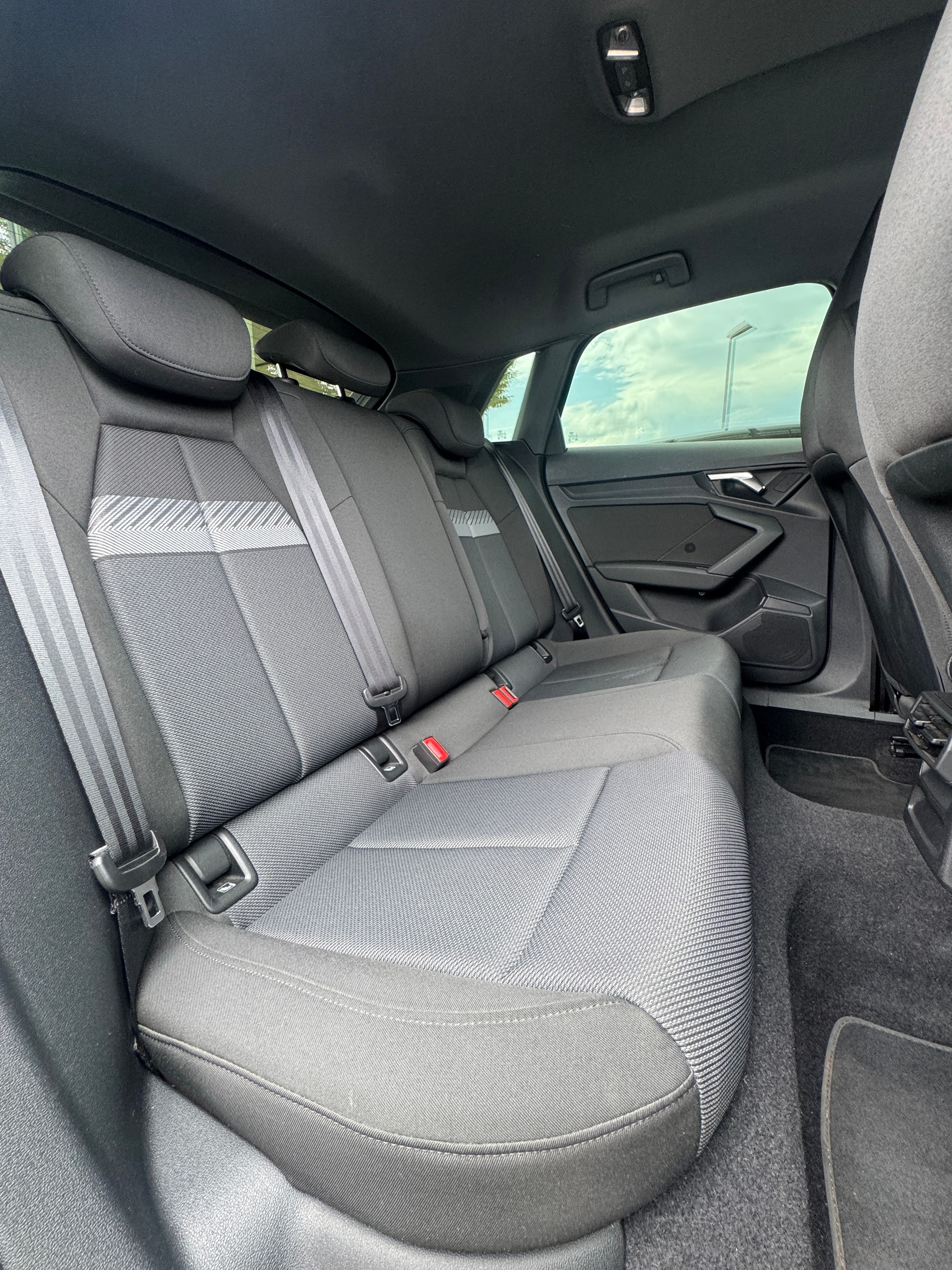 AUDI A3 Sportback 35 TFSI S line S-tronic-image-10