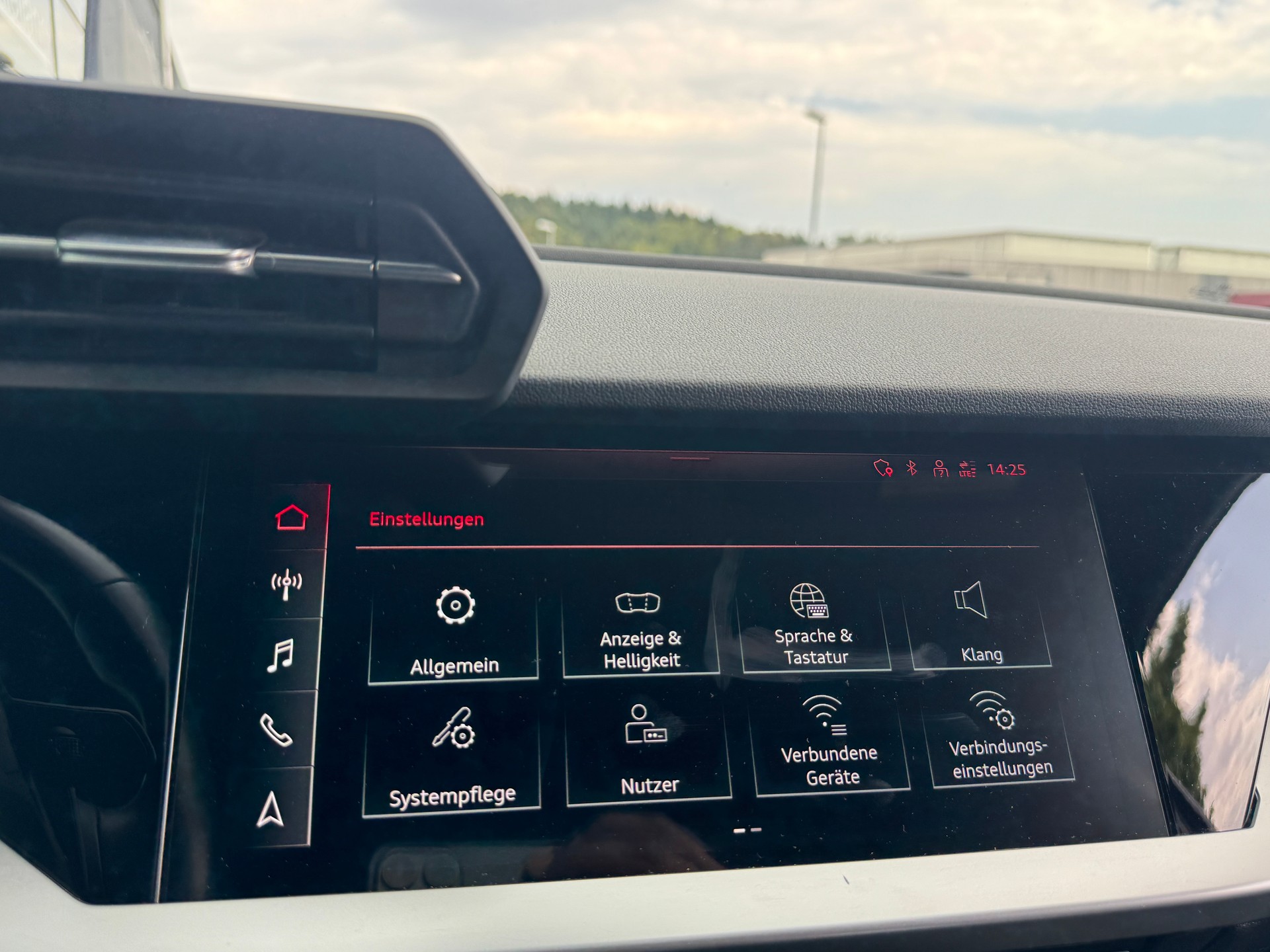 AUDI A3 Sportback 35 TFSI S line S-tronic-image-18