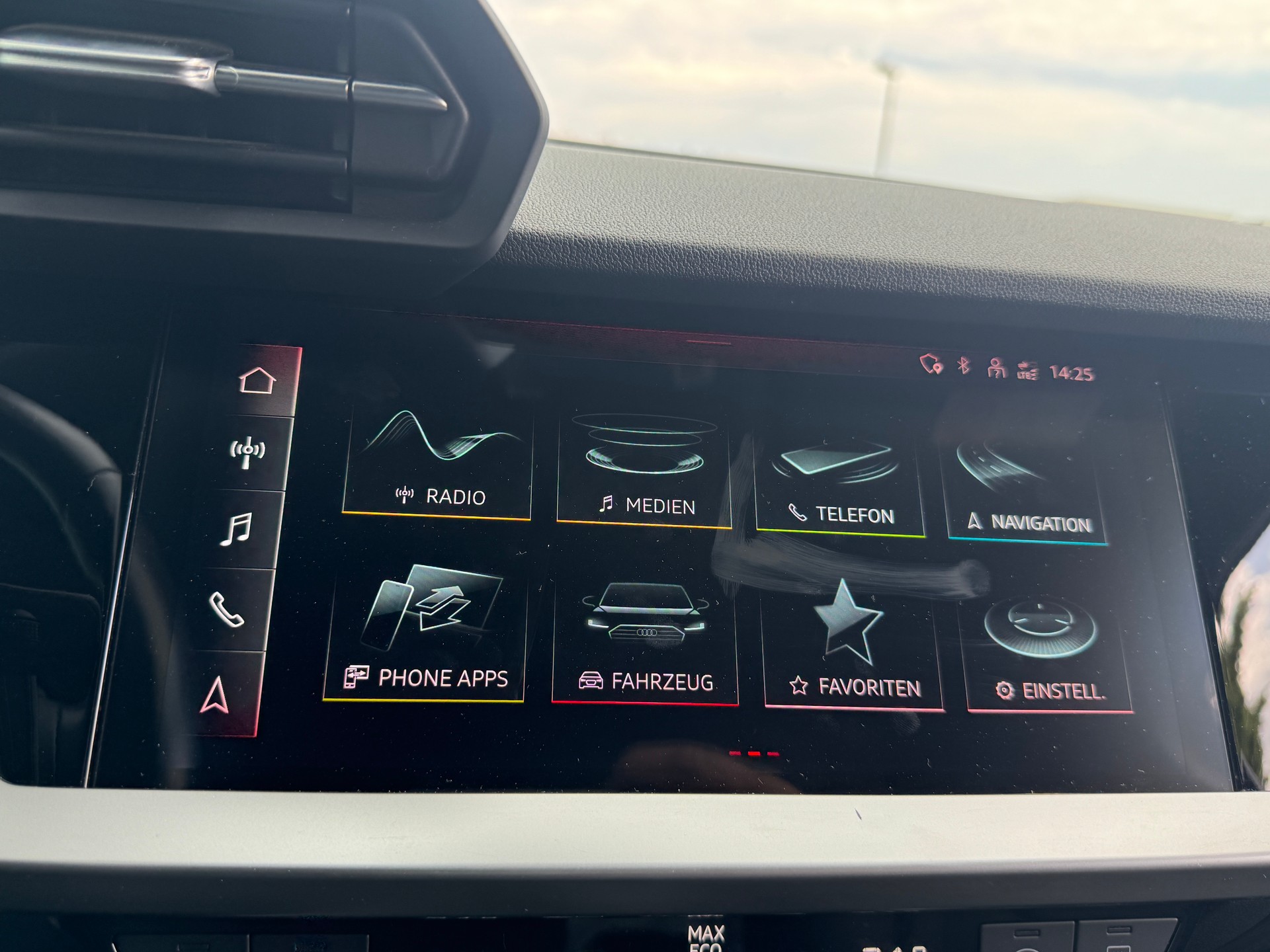 AUDI A3 Sportback 35 TFSI S line S-tronic-image-16
