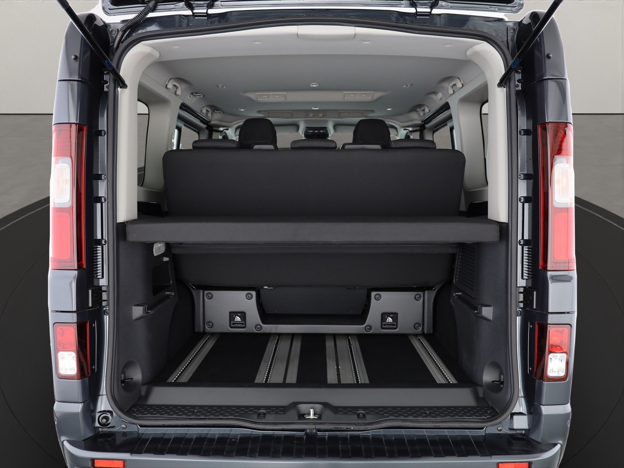 RENAULT Trafic Spaceclass 2.0 dCi Blue 170-image-8