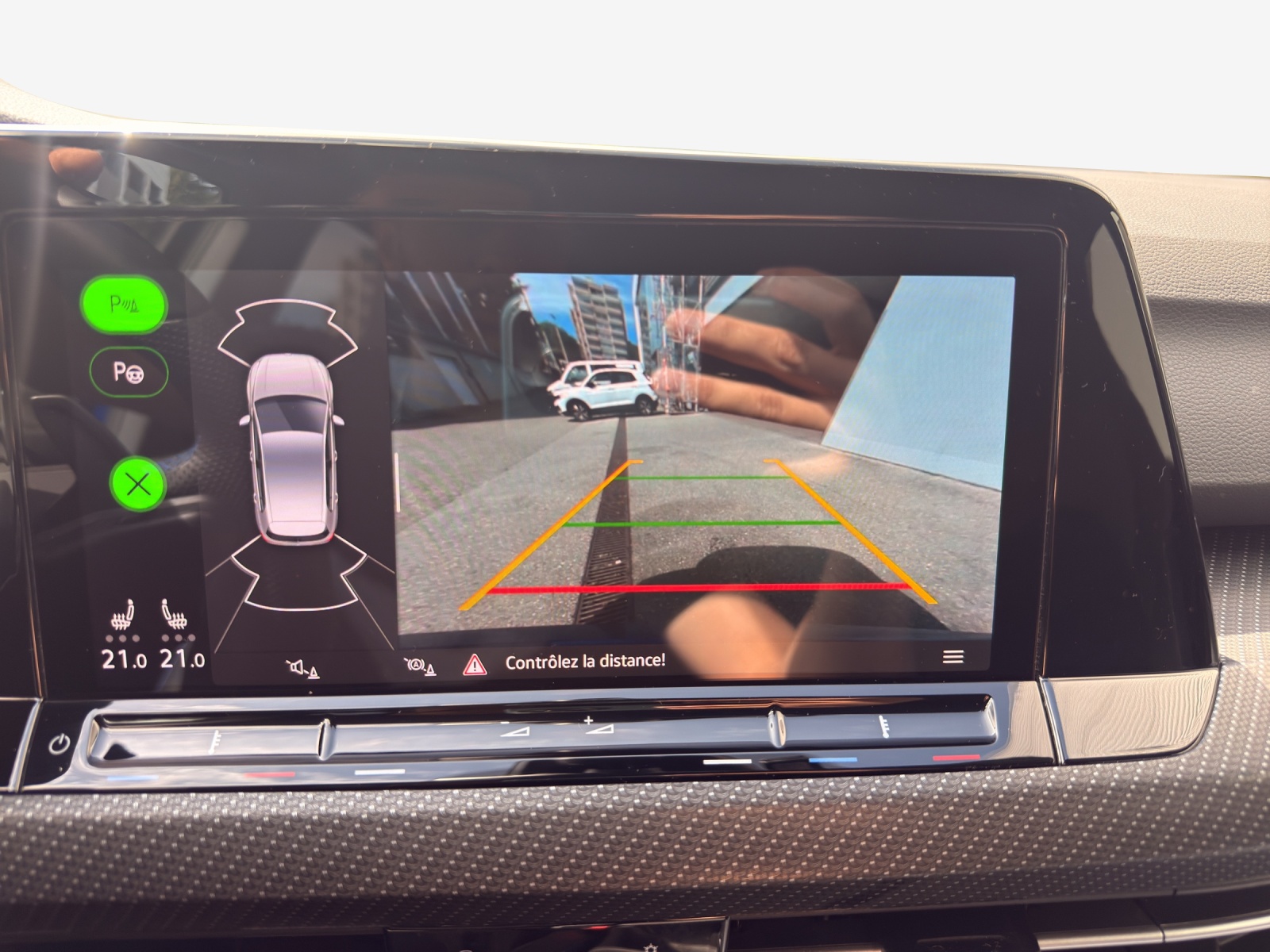 VW Golf 2.0 TSI R DSG 4Motion-image-13